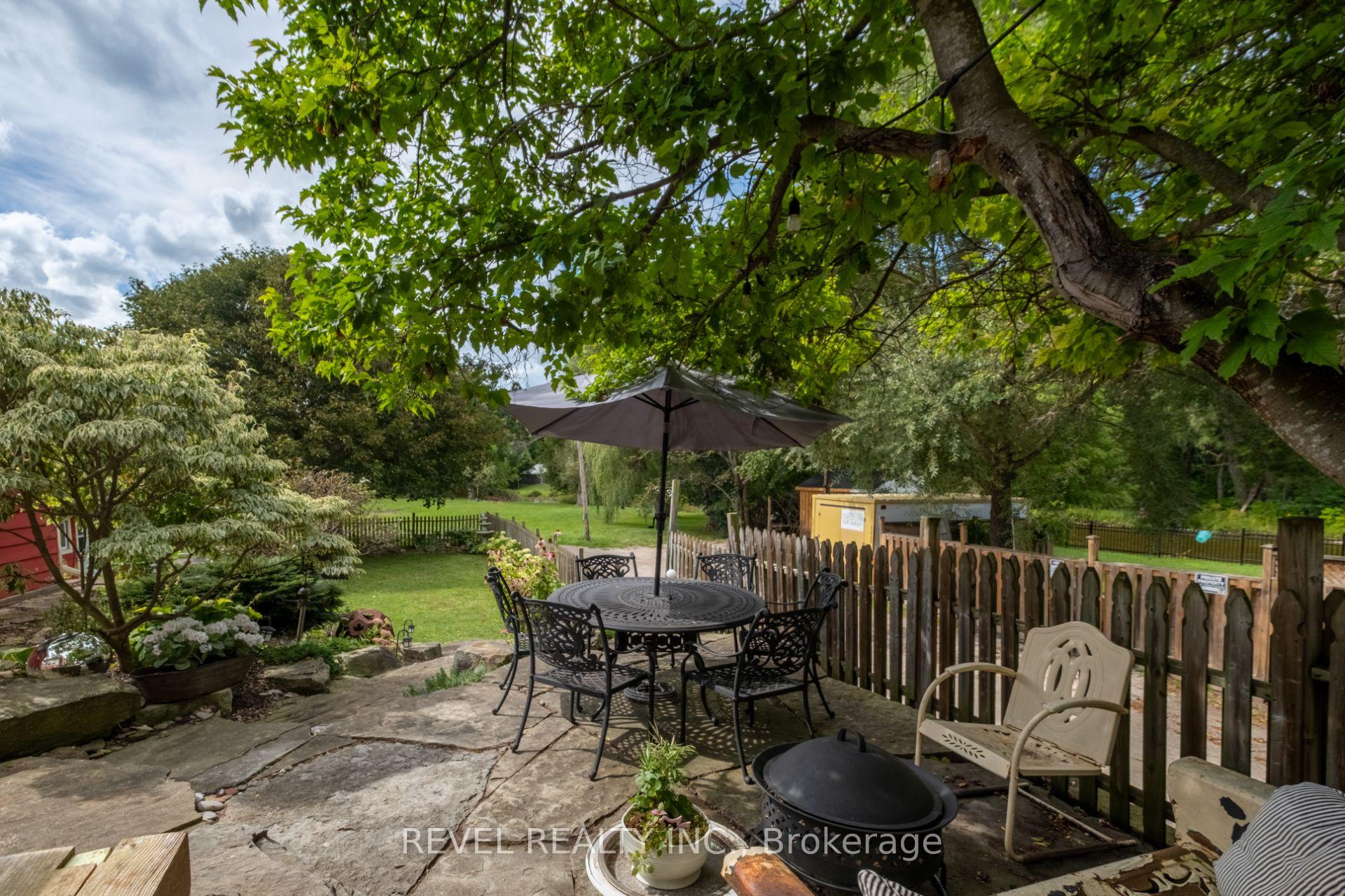 Photo 34 of 532 Main Street, Halton Hills, Glen Williams — HOMEH