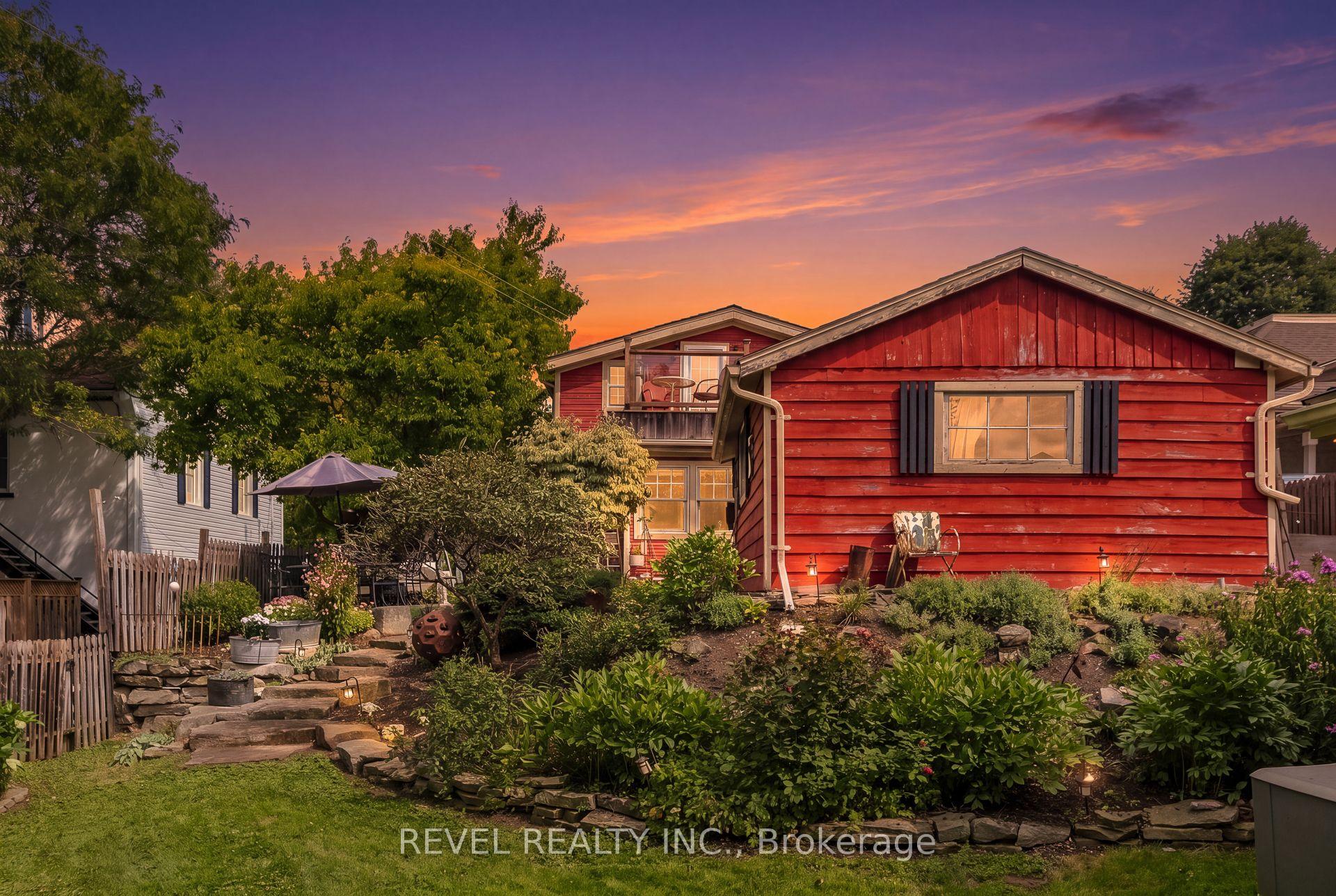 Photo 42 of 532 Main Street, Halton Hills, Glen Williams — HOMEH