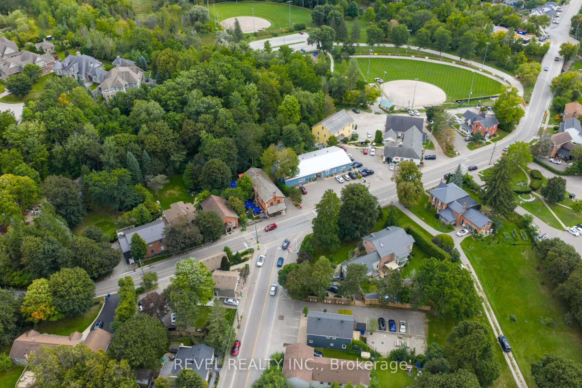 Photo 45 of 532 Main Street, Halton Hills, Glen Williams — HOMEH