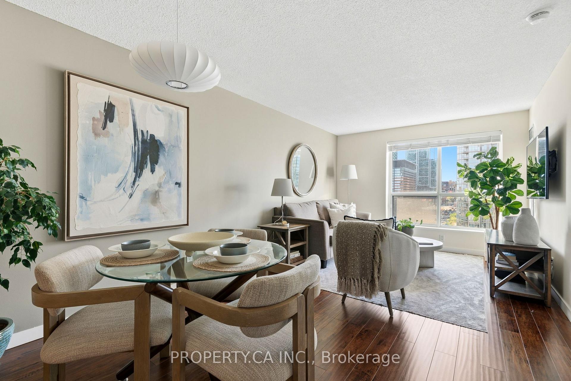 Photo of Unit 1105, 410 Queens Quay W