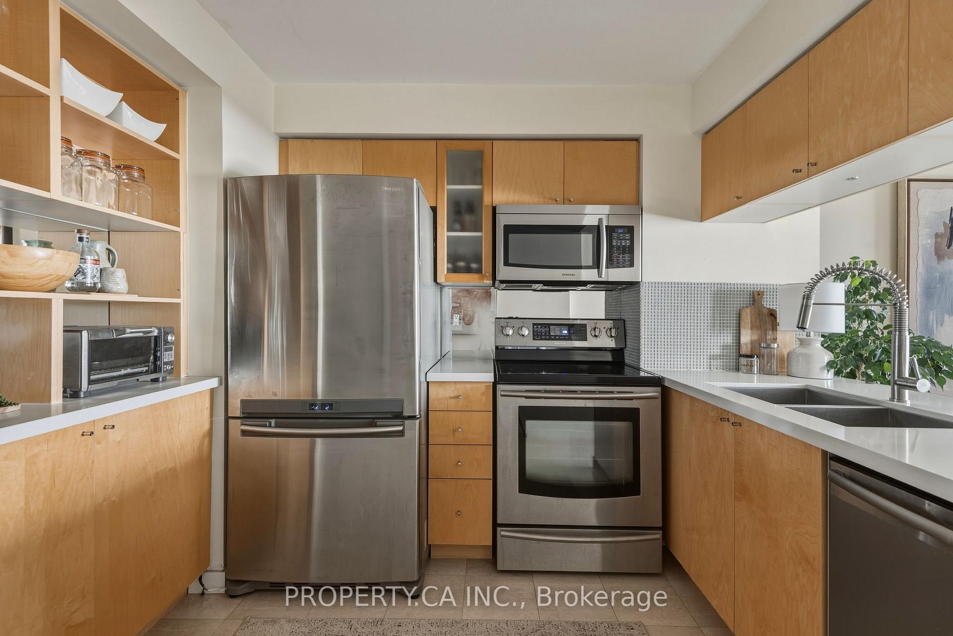 Photo 6 of Unit 1105, 410 Queens Quay W, Toronto, Waterfront Communities — HOMEH