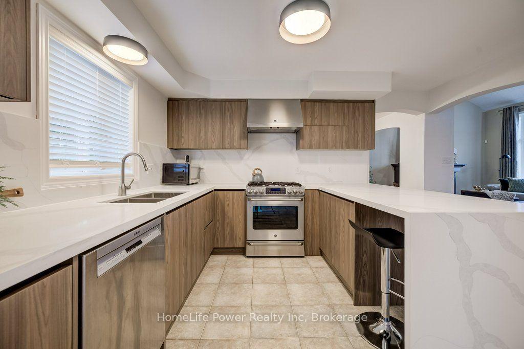 Photo 12 of 16 Irongate Drive, Brant, Paris — HOMEH