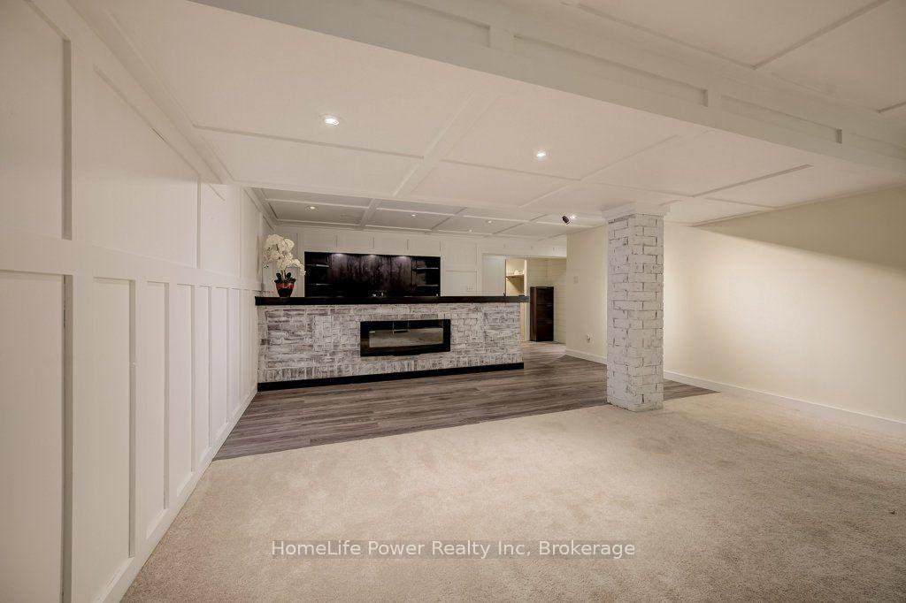 Photo 30 of 16 Irongate Drive, Brant, Paris — HOMEH