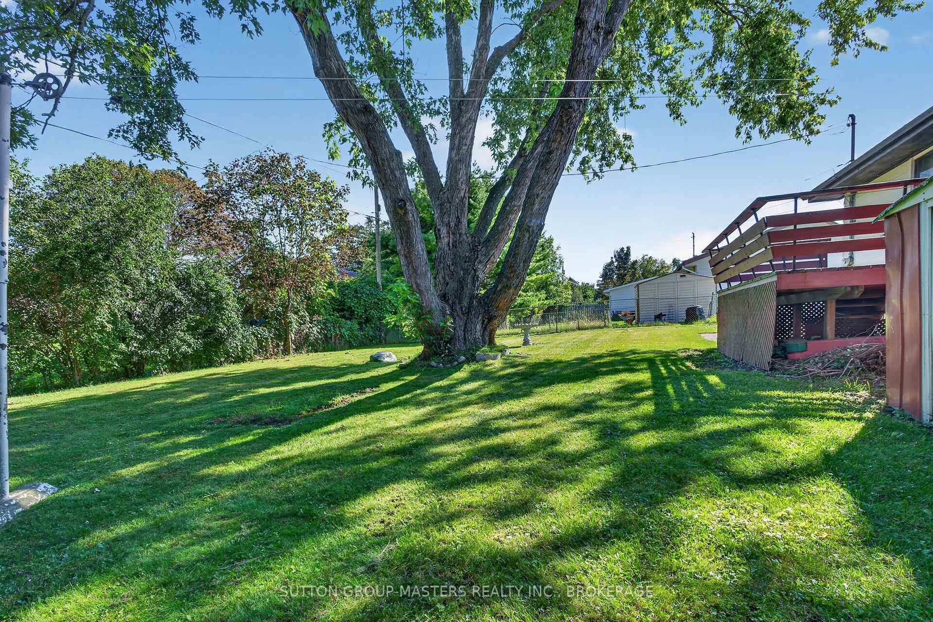 Photo 5 of 139 Sherwood Avenue, Loyalist, Amherstview — HOMEH