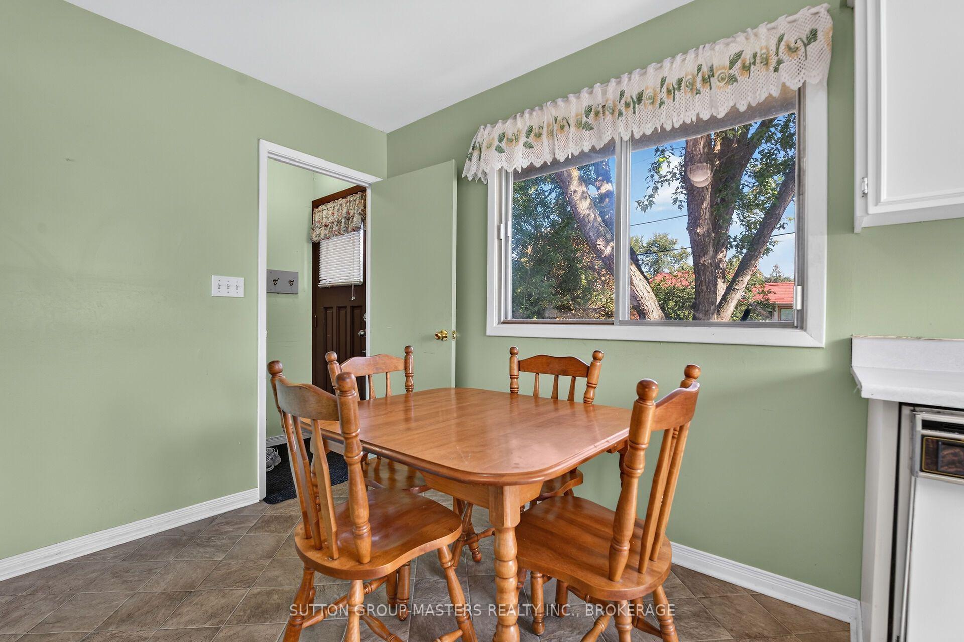 Photo 18 of 139 Sherwood Avenue, Loyalist, Amherstview — HOMEH