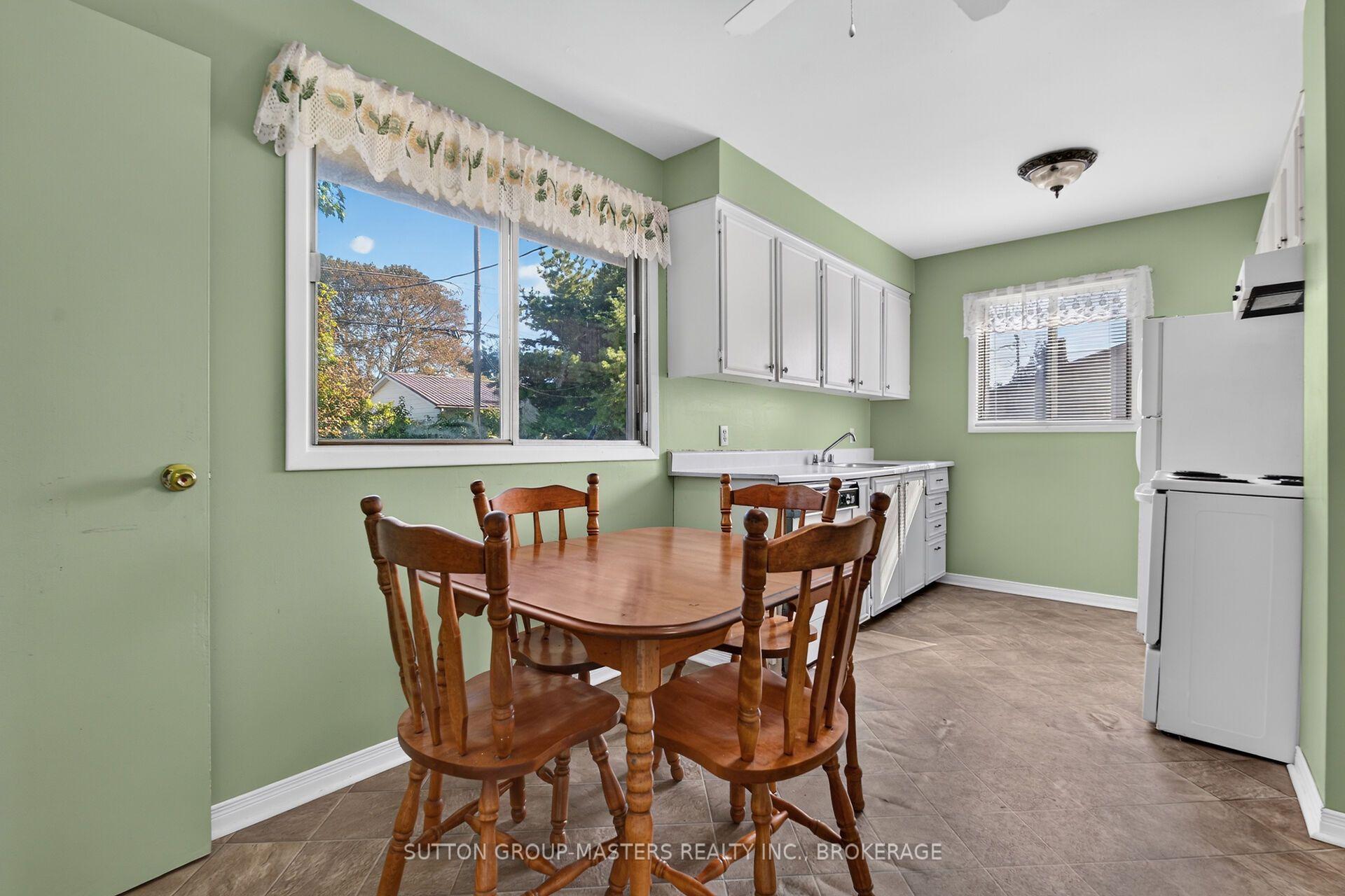 Photo 19 of 139 Sherwood Avenue, Loyalist, Amherstview — HOMEH