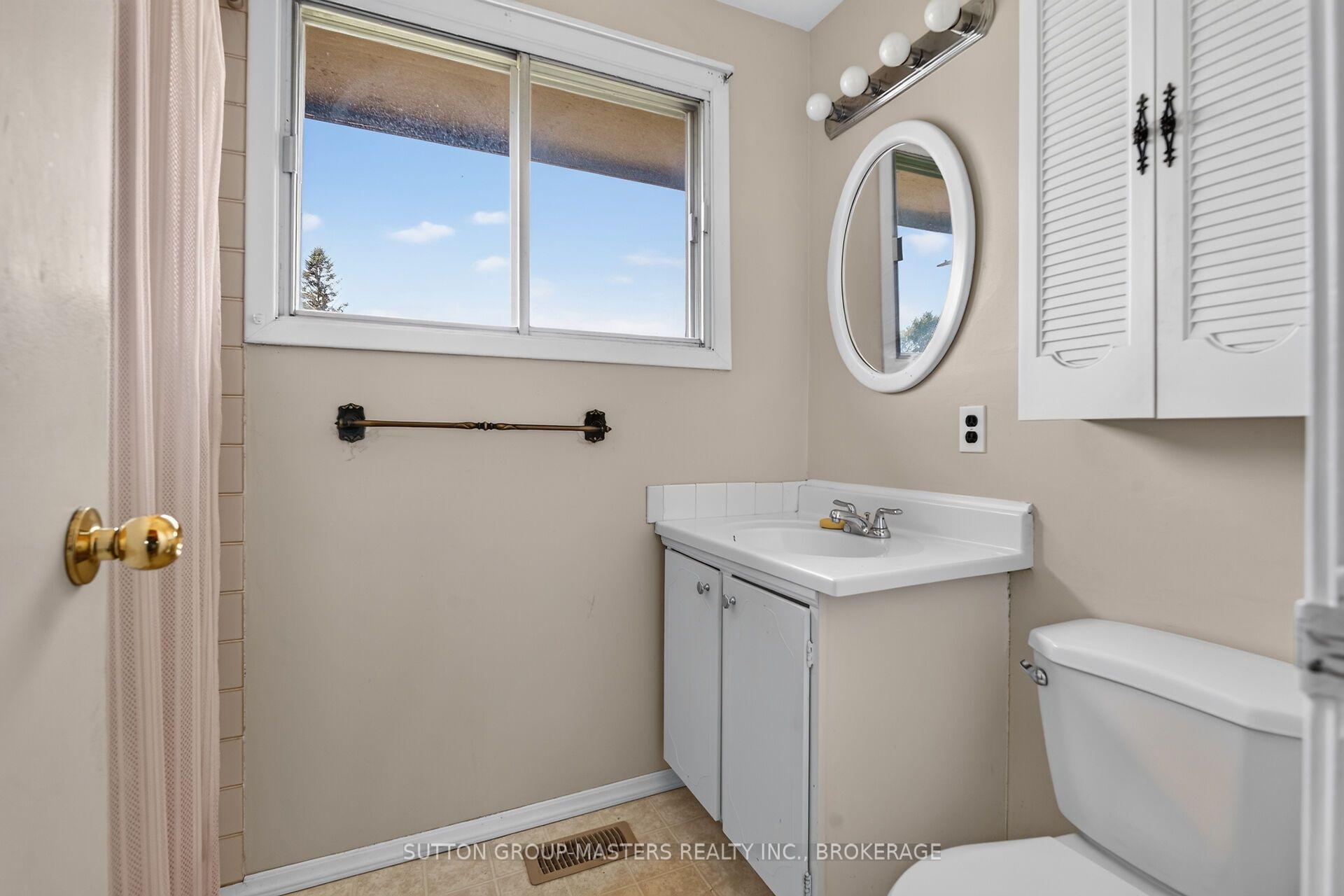 Photo 25 of 139 Sherwood Avenue, Loyalist, Amherstview — HOMEH