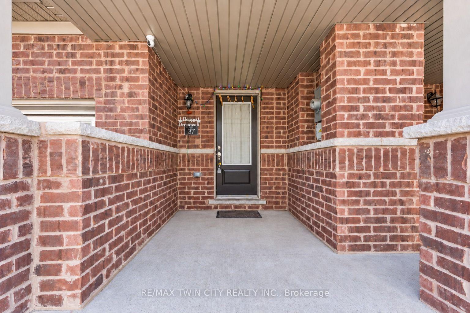 Photo 3 of 755 Linden Dr Unit 37, Cambridge, Preston Heights — HOMEH