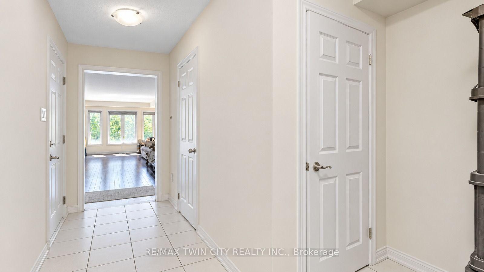 Photo 4 of 755 Linden Dr Unit 37, Cambridge, Preston Heights — HOMEH