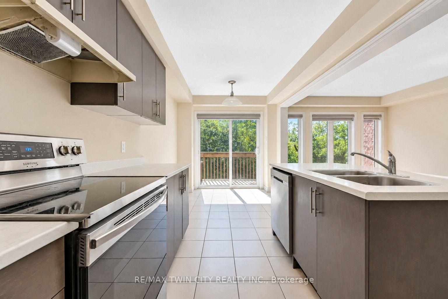 Photo 6 of 755 Linden Dr Unit 37, Cambridge, Preston Heights — HOMEH