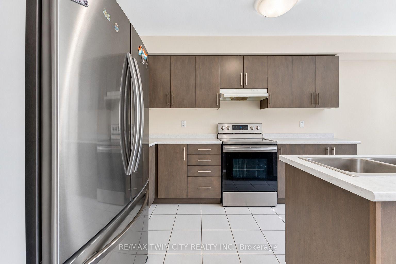 Photo 7 of 755 Linden Dr Unit 37, Cambridge, Preston Heights — HOMEH