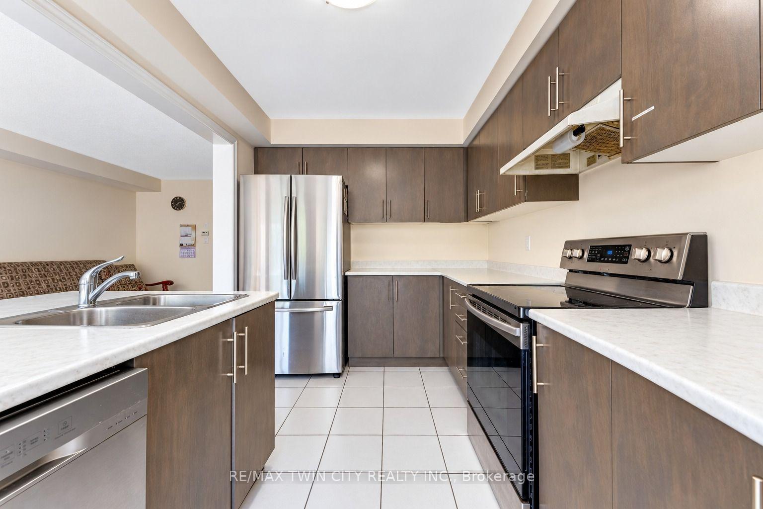 Photo 8 of 755 Linden Dr Unit 37, Cambridge, Preston Heights — HOMEH