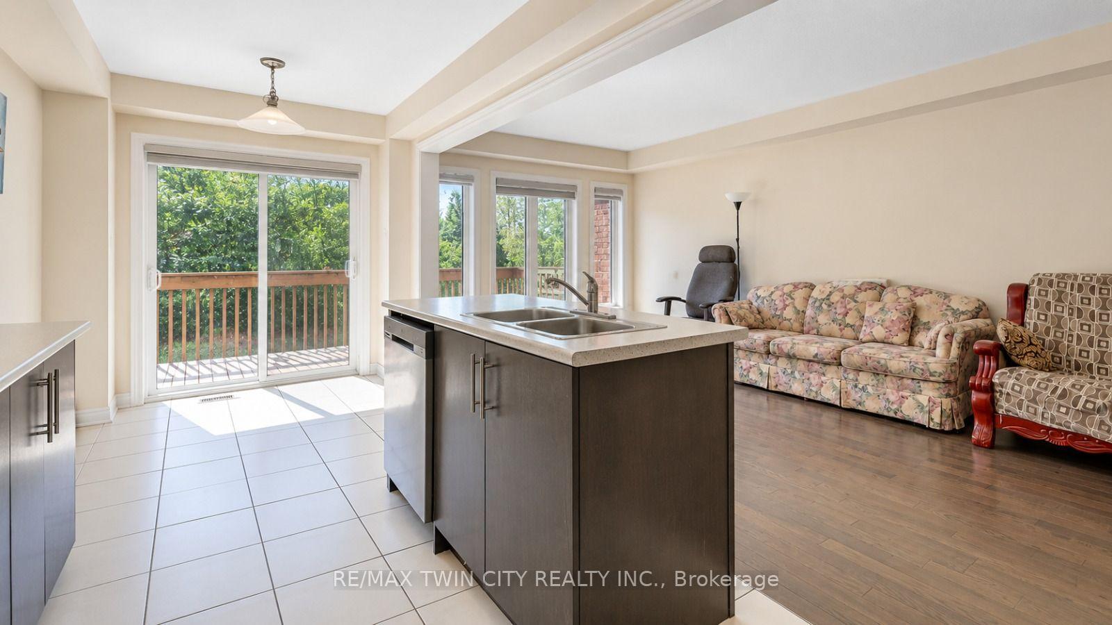 Photo 10 of 755 Linden Dr Unit 37, Cambridge, Preston Heights — HOMEH