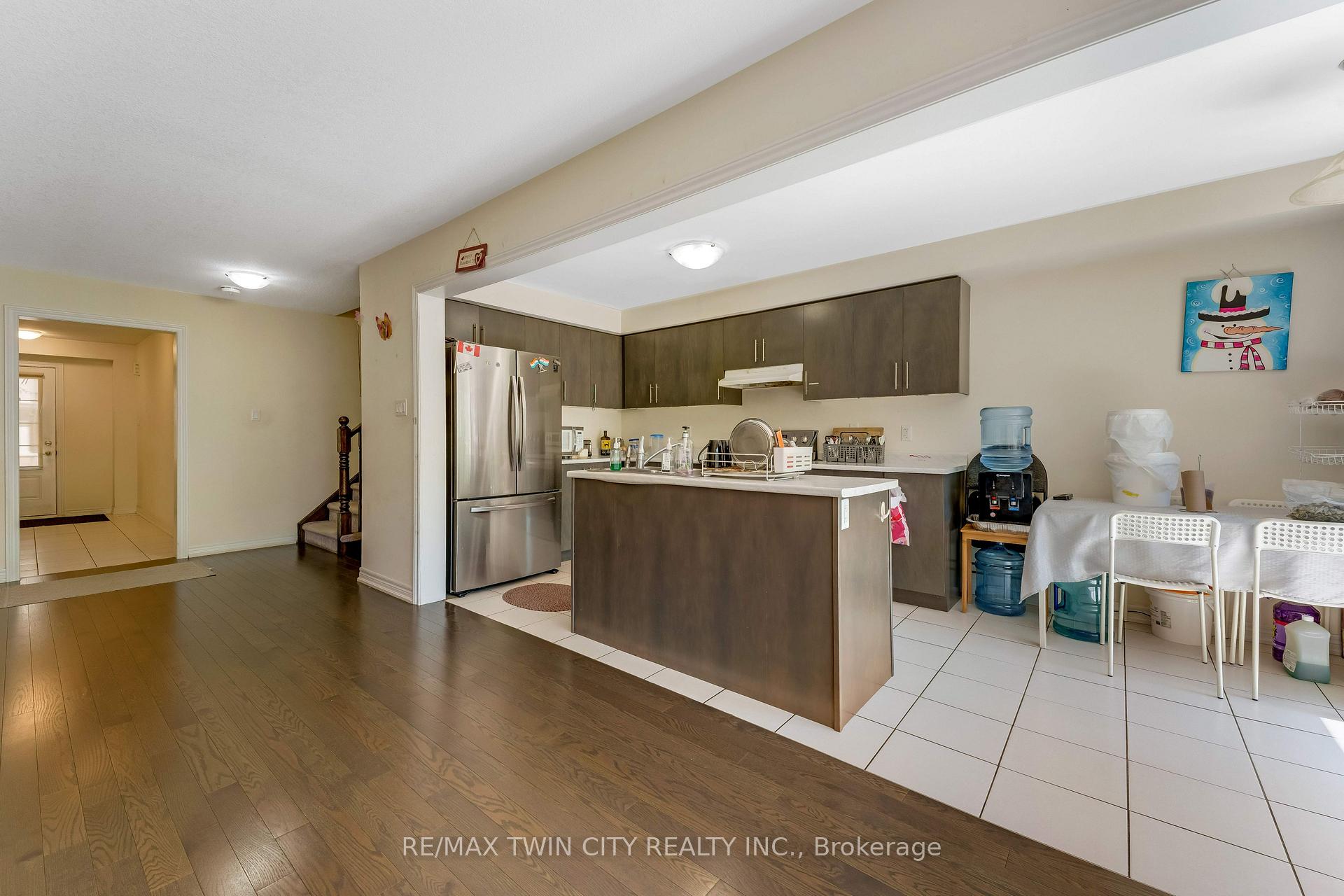 Photo 11 of 755 Linden Dr Unit 37, Cambridge, Preston Heights — HOMEH