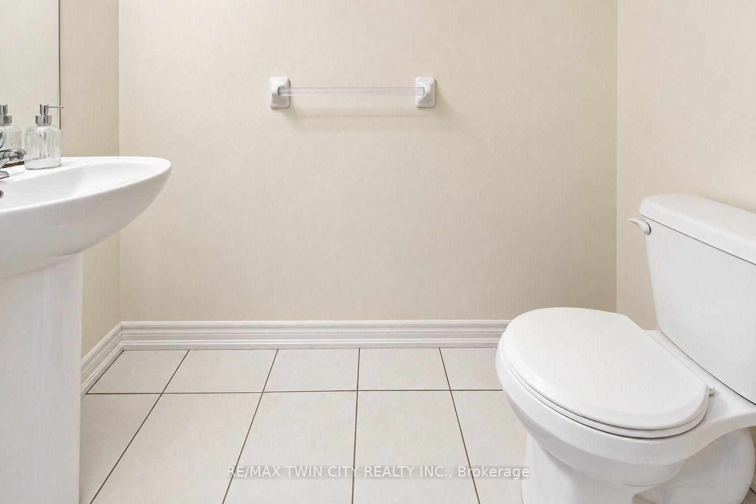 Photo 14 of 755 Linden Dr Unit 37, Cambridge, Preston Heights — HOMEH