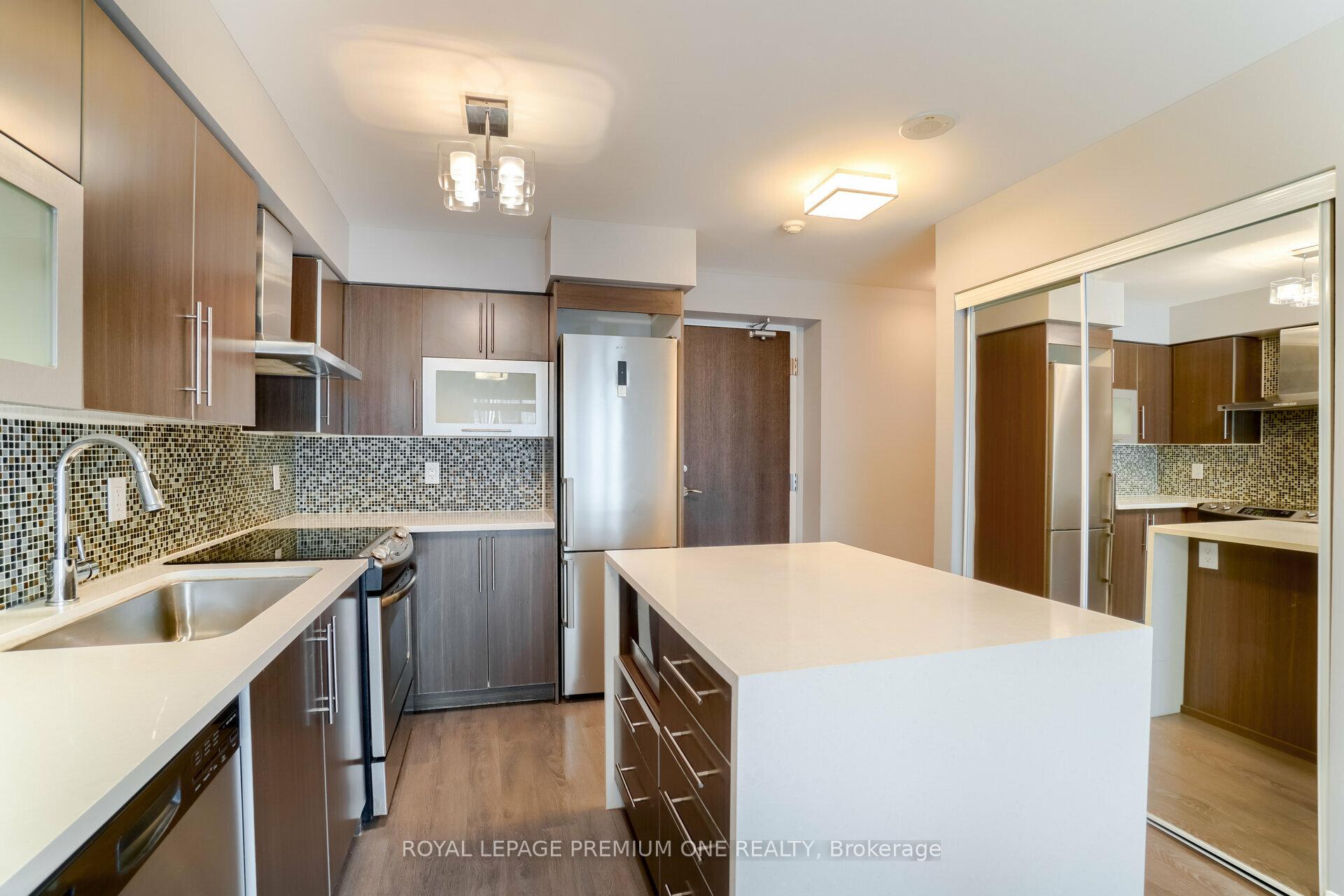 Photo 5 of Unit 911, 1 Michael Power Place, Etobicoke, Islington-City Centre West — HOMEH