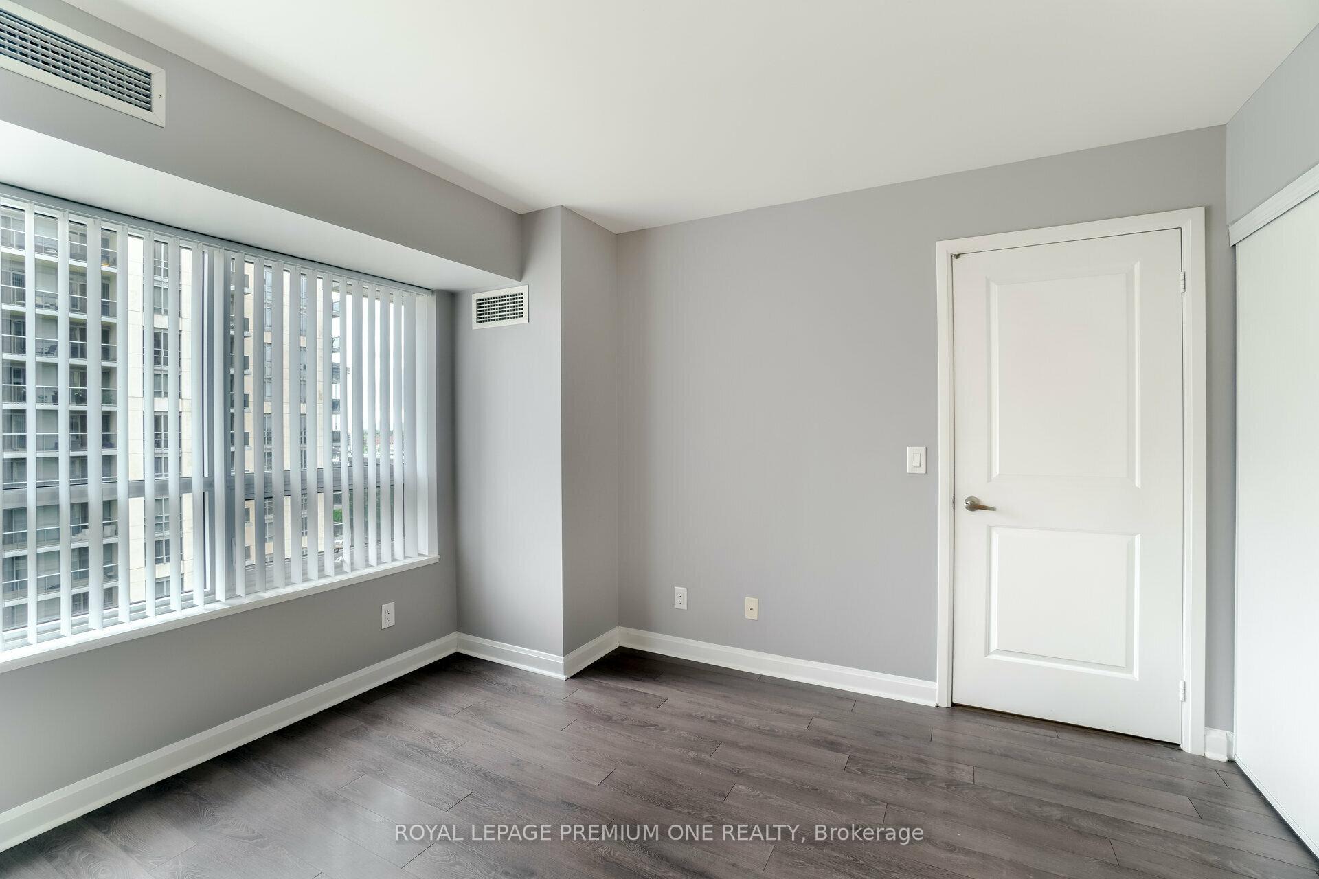 Photo 11 of Unit 911, 1 Michael Power Place, Etobicoke, Islington-City Centre West — HOMEH