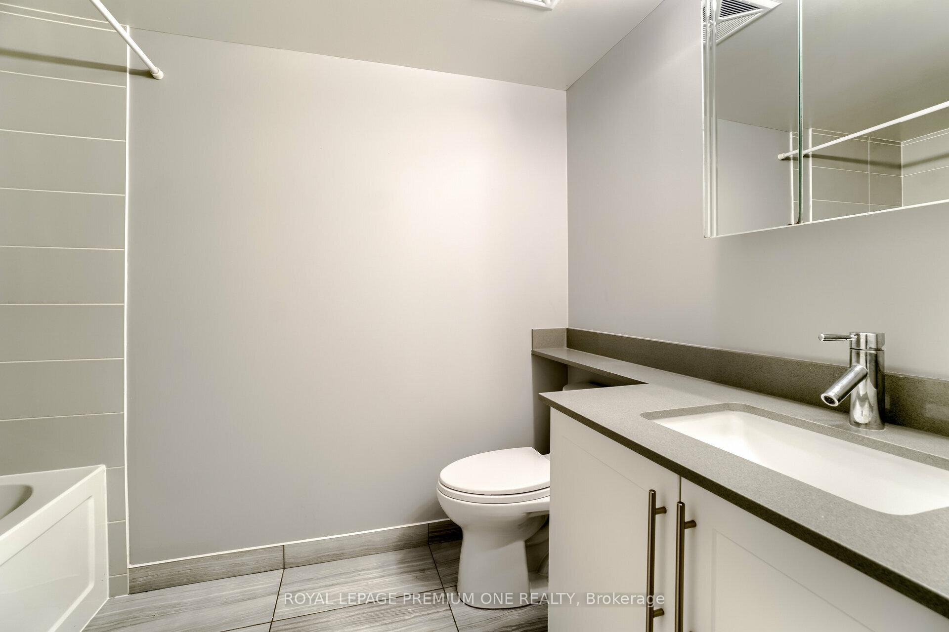 Photo 16 of Unit 911, 1 Michael Power Place, Etobicoke, Islington-City Centre West — HOMEH