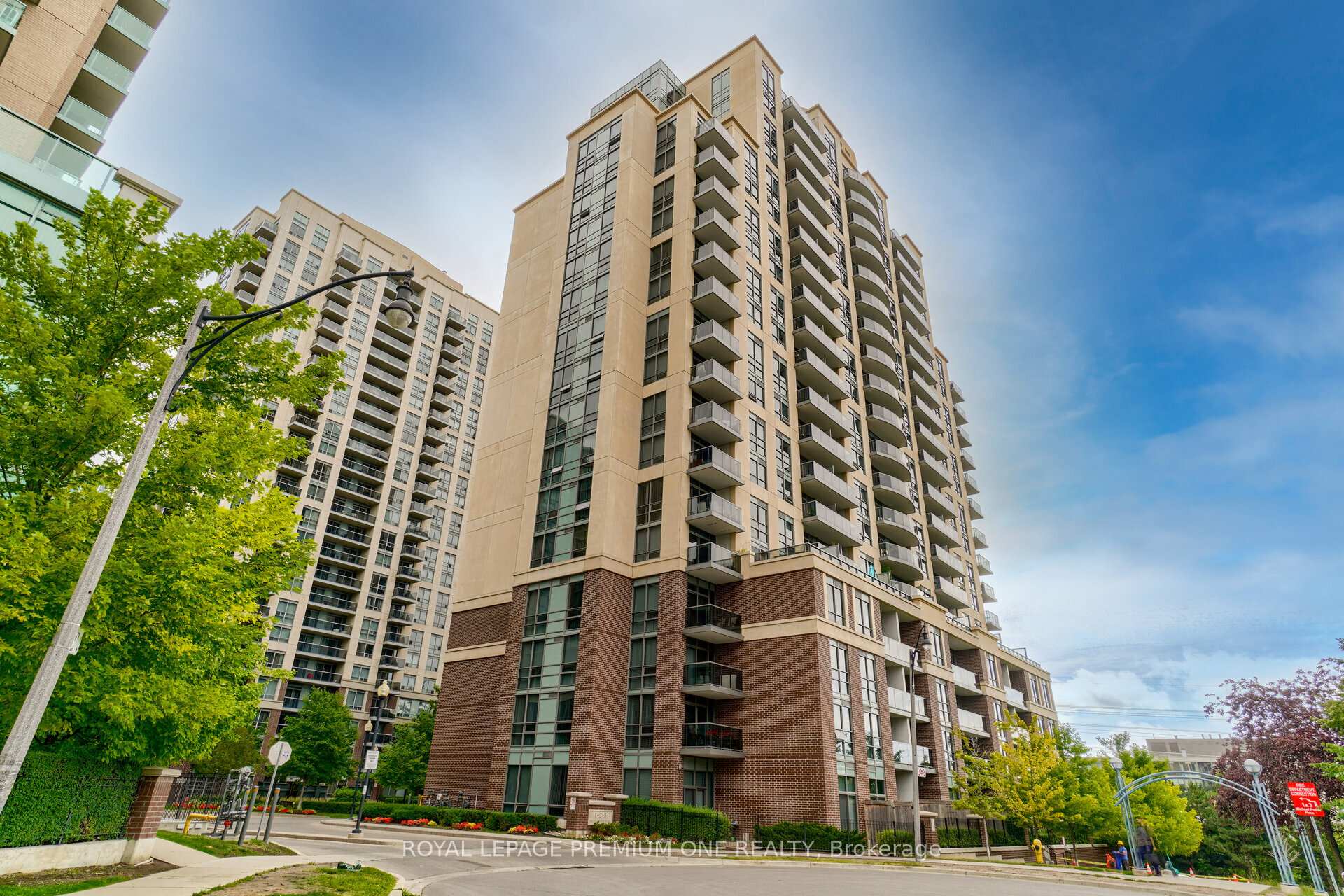 Photo 35 of Unit 911, 1 Michael Power Place, Etobicoke, Islington-City Centre West — HOMEH