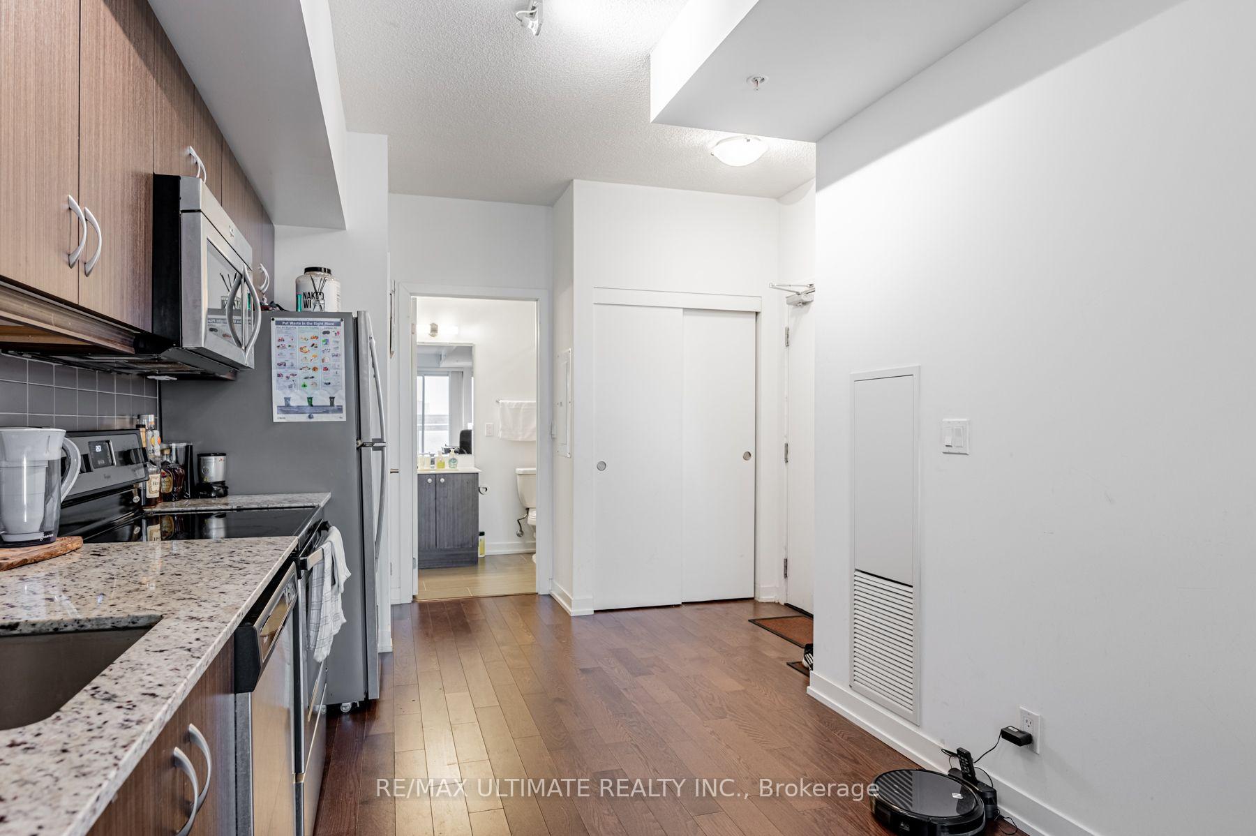 Photo 6 of Unit 809, 10 Willison Square, Toronto, Kensington-Chinatown — HOMEH