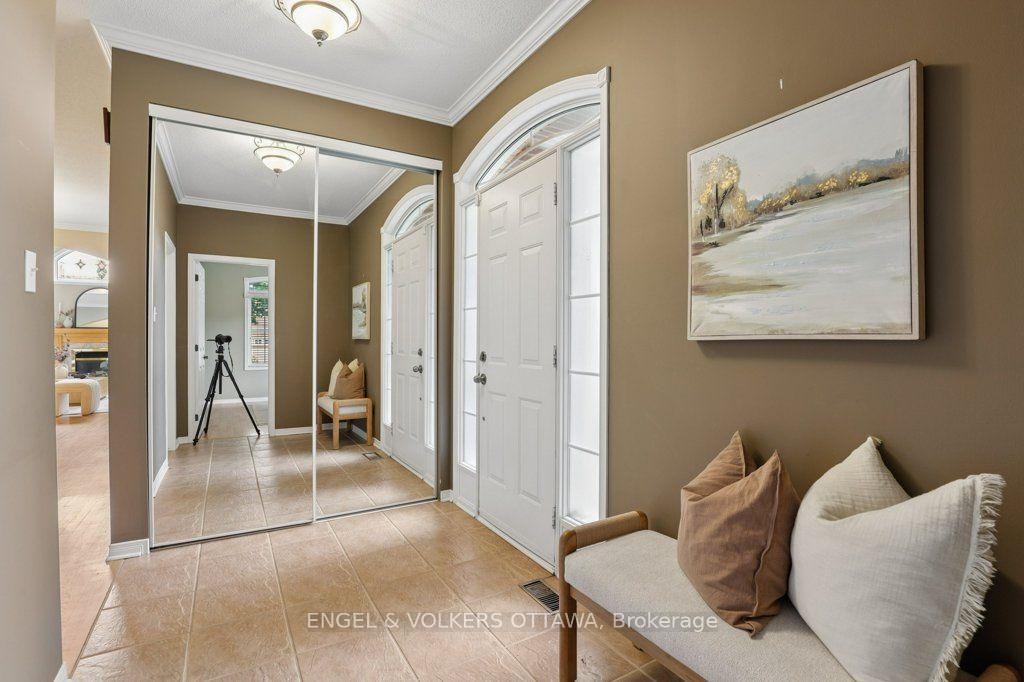 Photo 4 of 5 Goldora Private, Ottawa, Kanata - Kanata Lakes/Heritage Hills — HOMEH