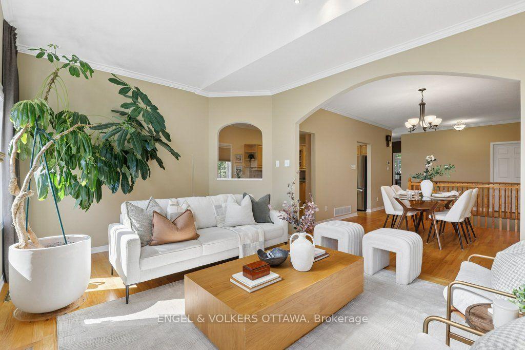 Photo 10 of 5 Goldora Private, Ottawa, Kanata - Kanata Lakes/Heritage Hills — HOMEH