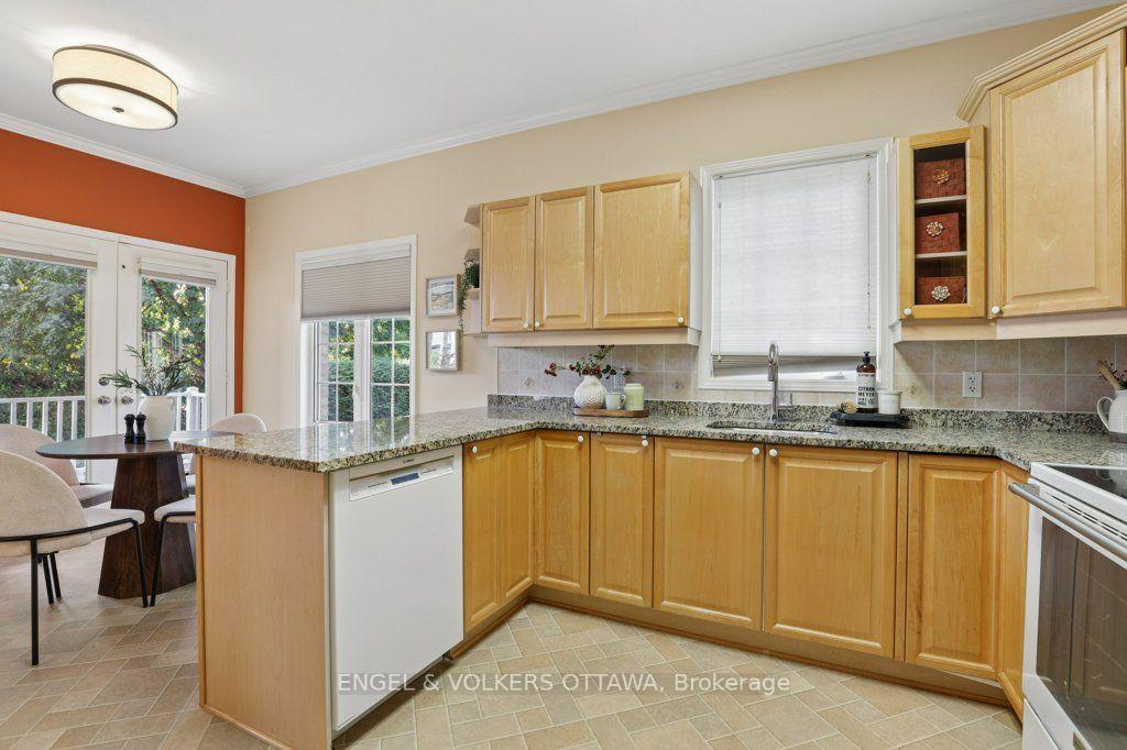 Photo 14 of 5 Goldora Private, Ottawa, Kanata - Kanata Lakes/Heritage Hills — HOMEH