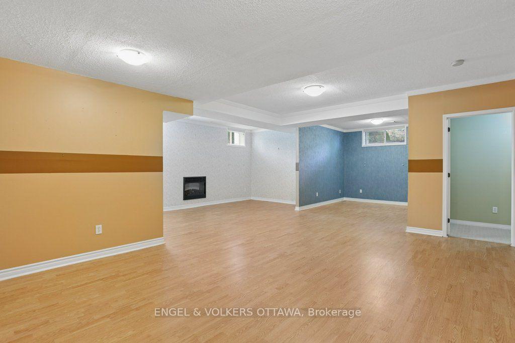 Photo 24 of 5 Goldora Private, Ottawa, Kanata - Kanata Lakes/Heritage Hills — HOMEH