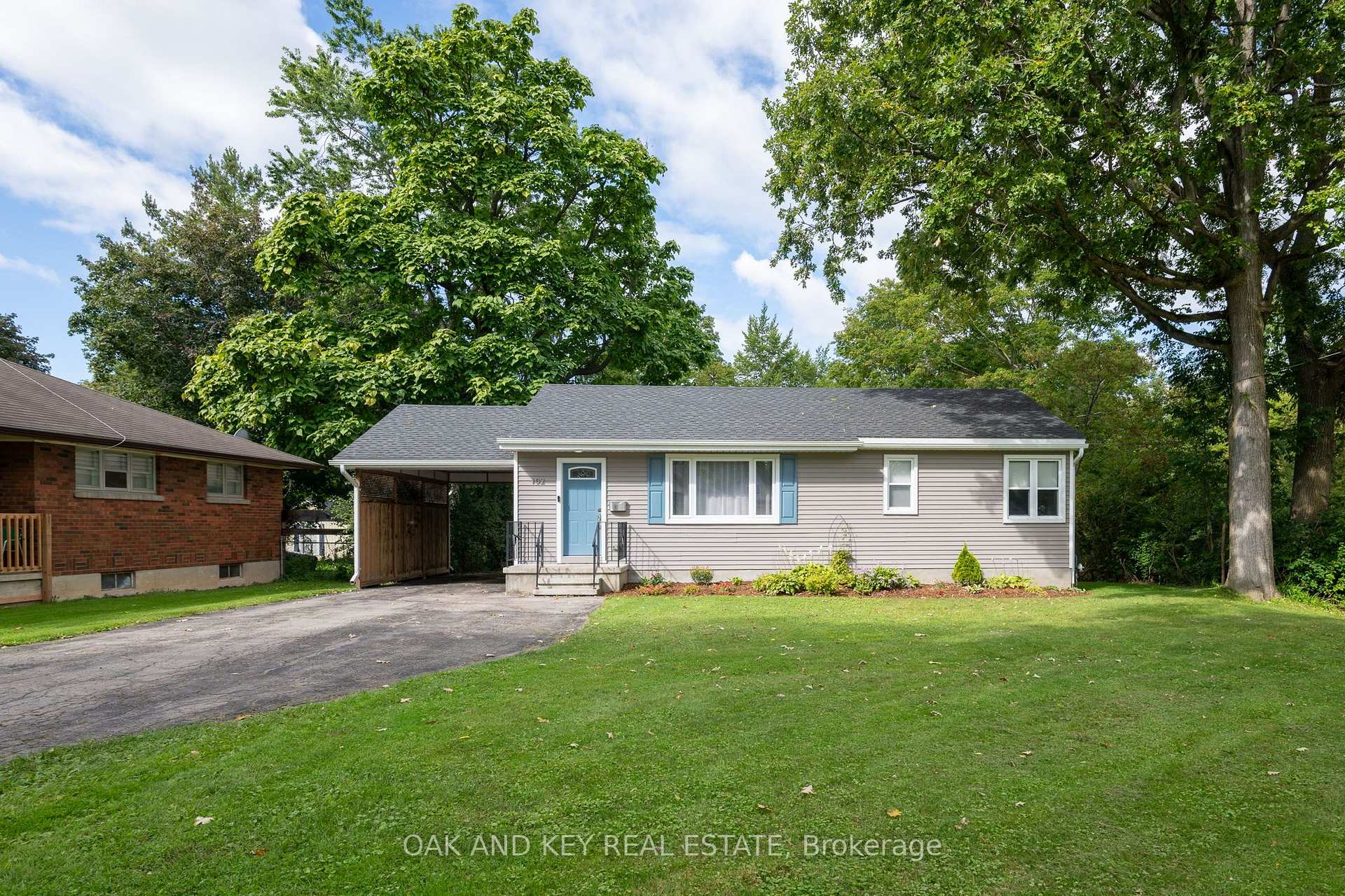 Photo 3 of 102 Crescent Avenue, Central Elgin, Lynhurst — HOMEH