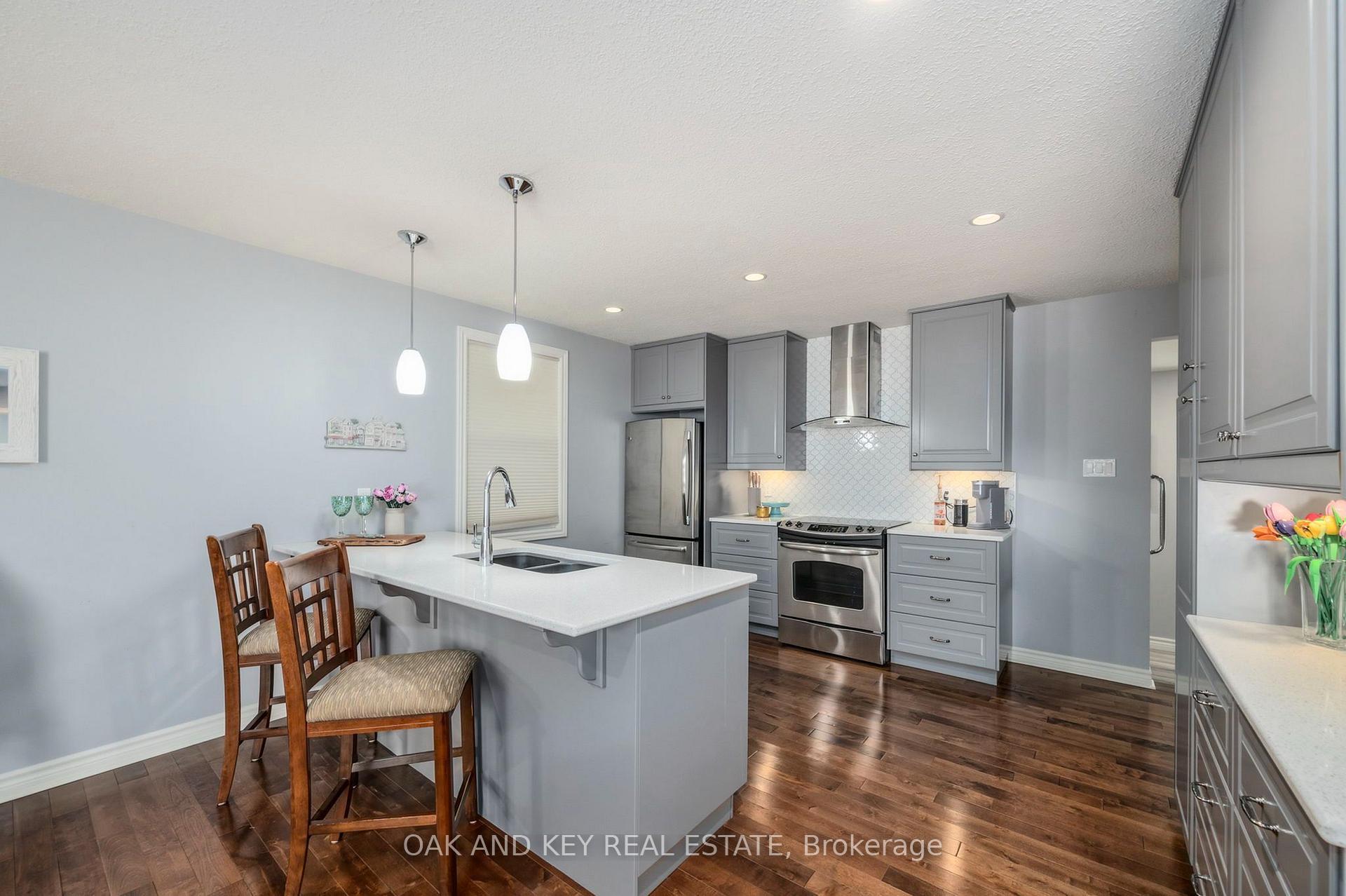 Photo 9 of 102 Crescent Avenue, Central Elgin, Lynhurst — HOMEH