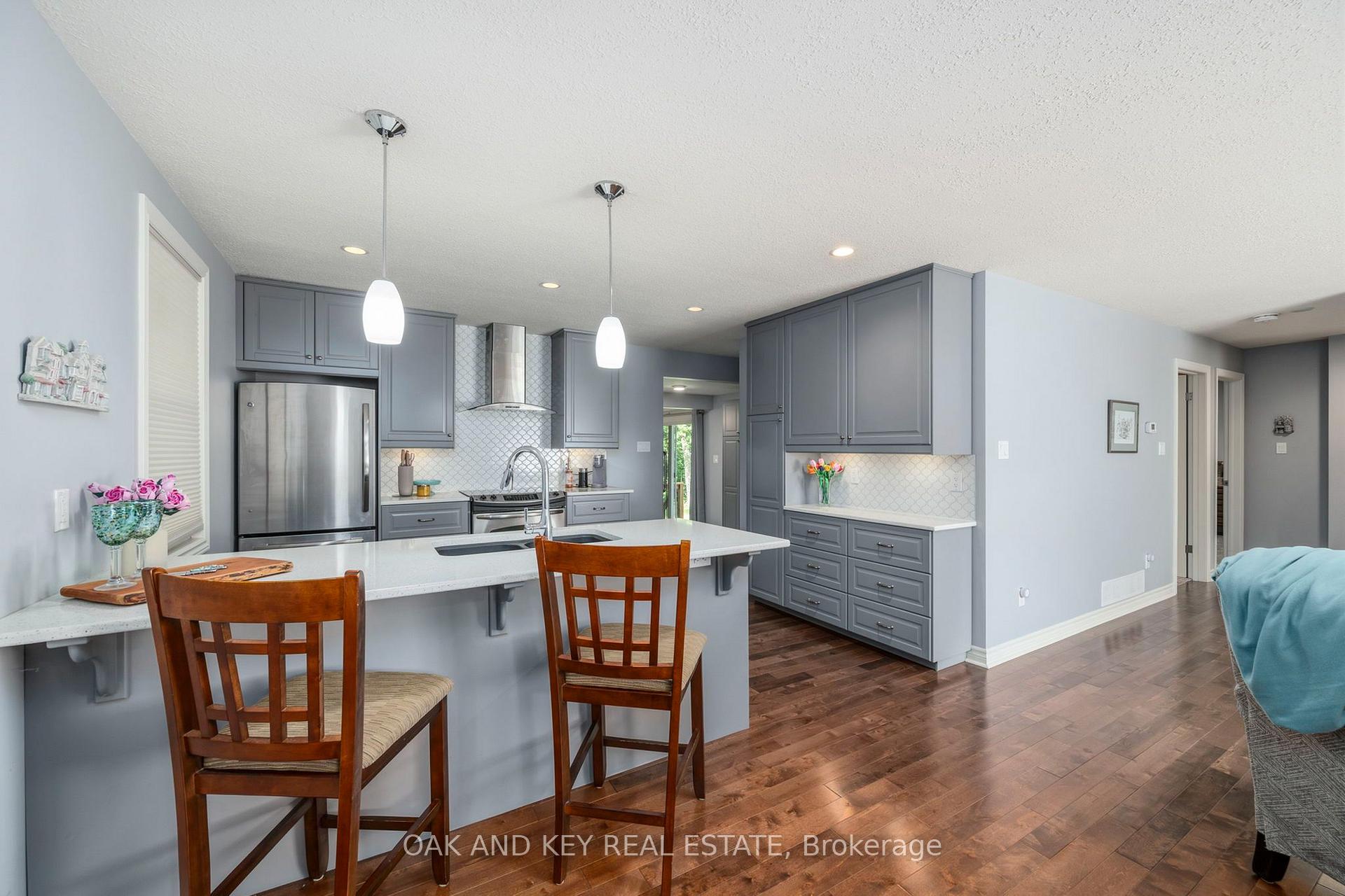 Photo 10 of 102 Crescent Avenue, Central Elgin, Lynhurst — HOMEH