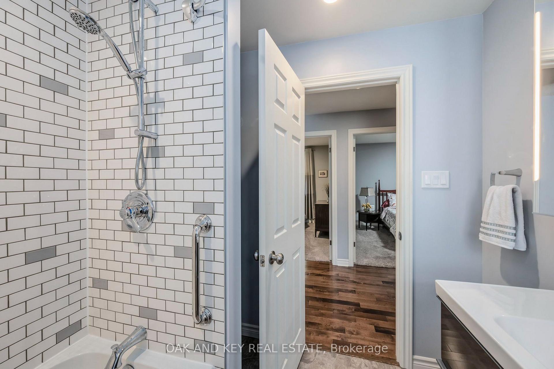 Photo 14 of 102 Crescent Avenue, Central Elgin, Lynhurst — HOMEH