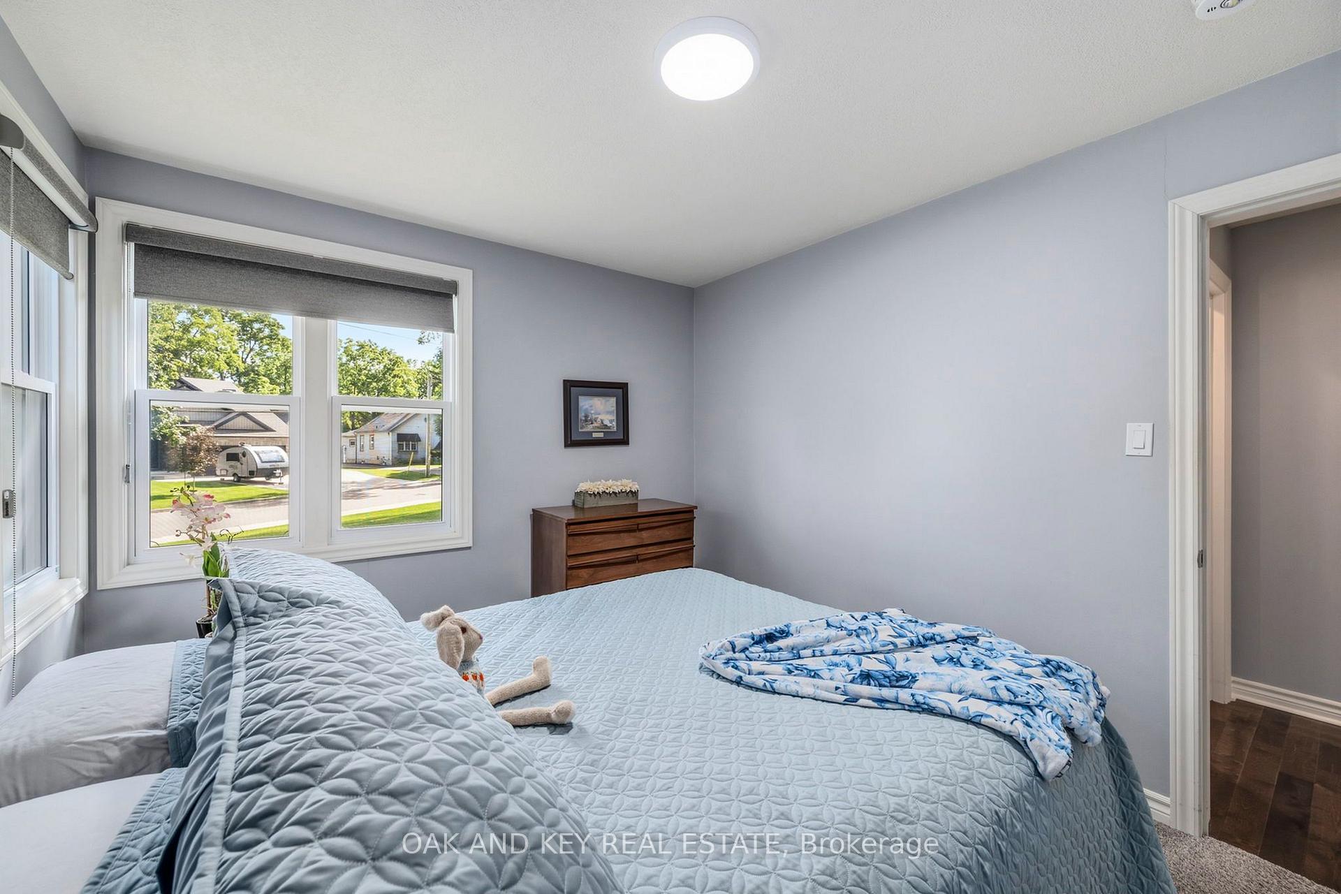 Photo 16 of 102 Crescent Avenue, Central Elgin, Lynhurst — HOMEH