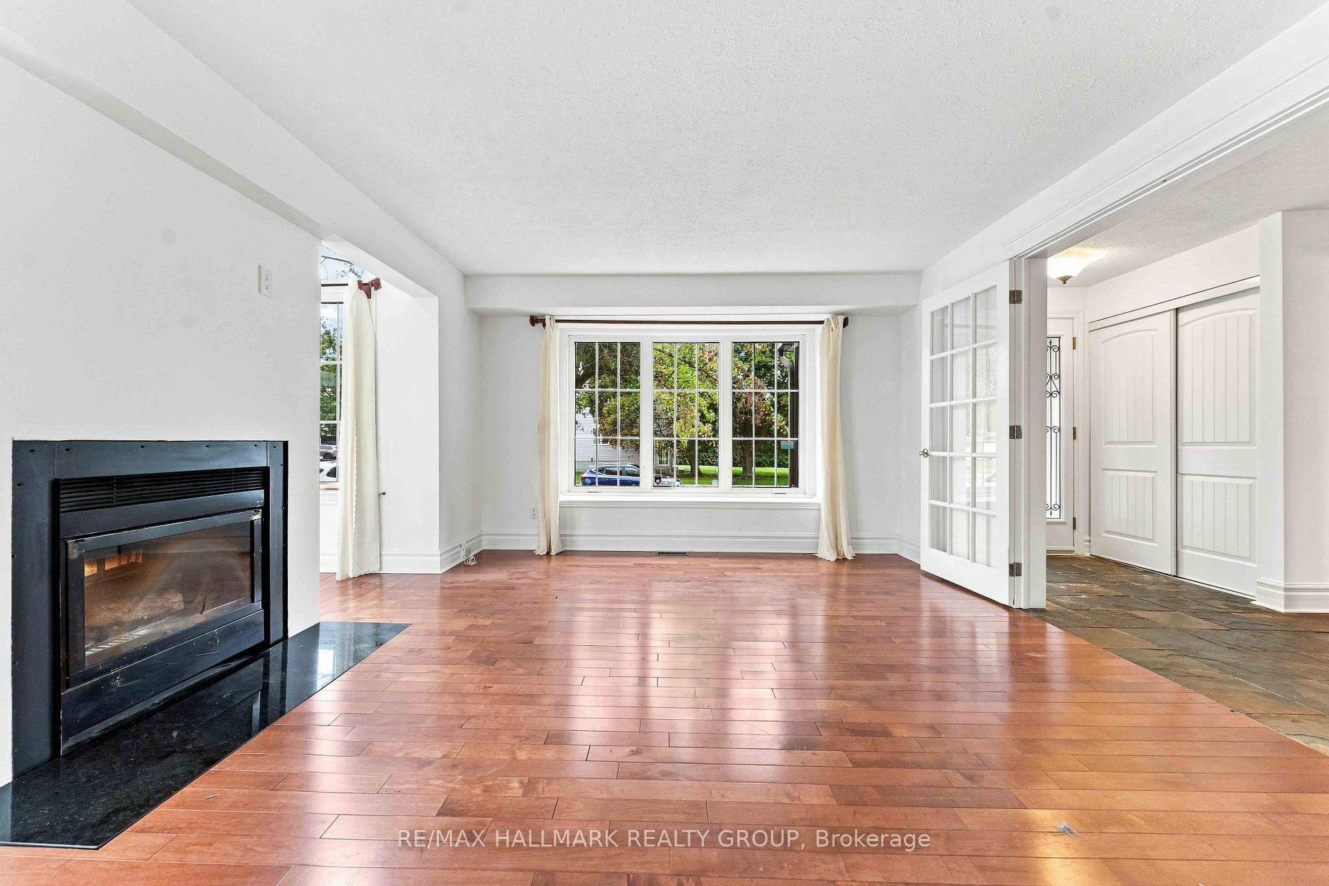 Photo 3 of 475 Duvernay Drive, Ottawa, Queenswood Heights South — HOMEH