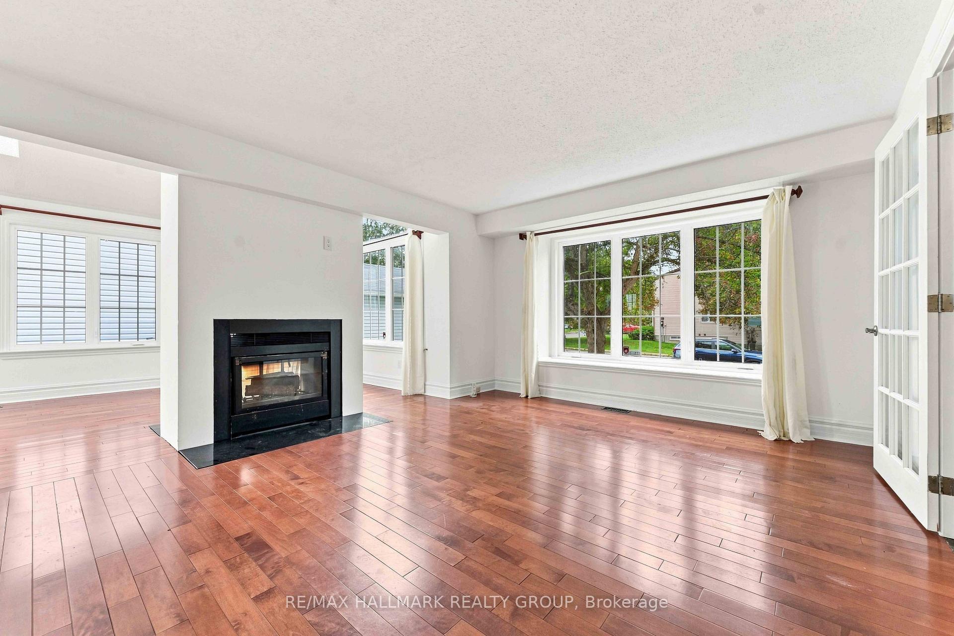 Photo 4 of 475 Duvernay Drive, Ottawa, Queenswood Heights South — HOMEH