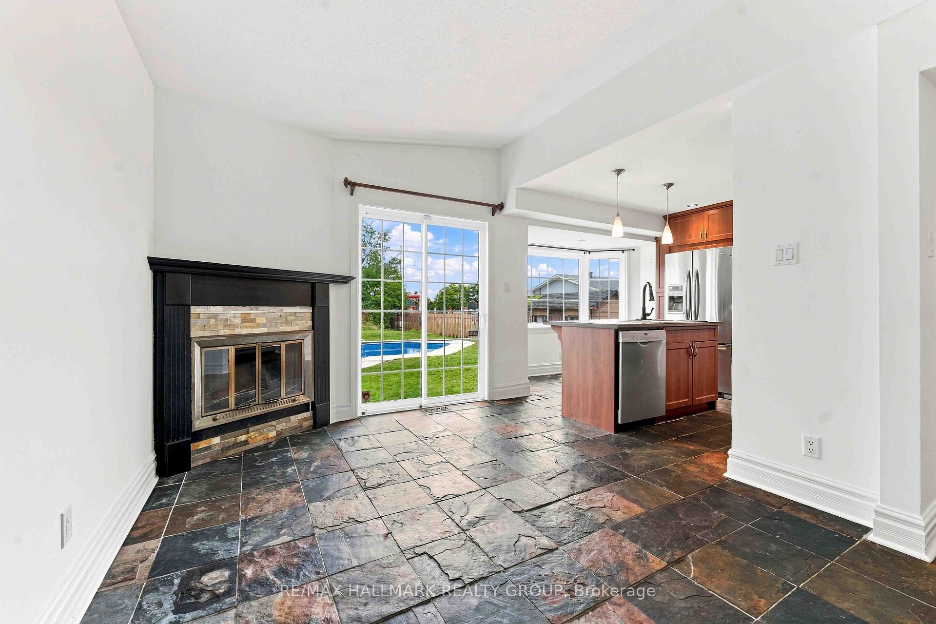 Photo 14 of 475 Duvernay Drive, Ottawa, Queenswood Heights South — HOMEH