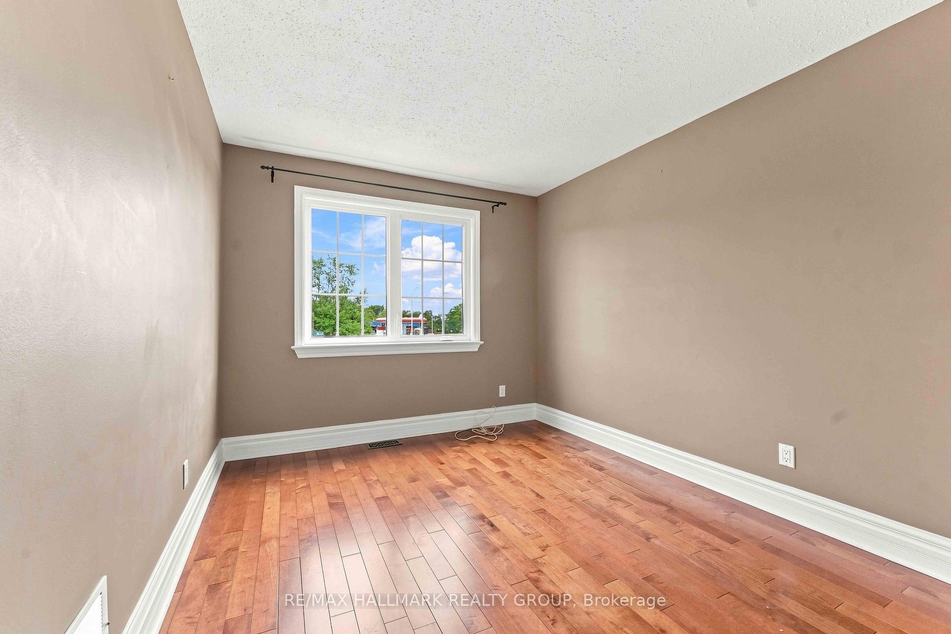 Photo 23 of 475 Duvernay Drive, Ottawa, Queenswood Heights South — HOMEH
