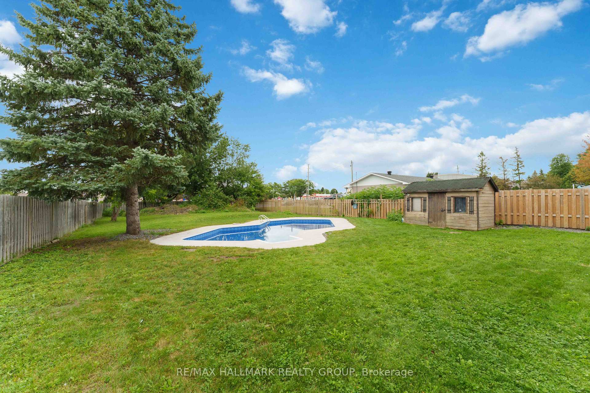 Photo 25 of 475 Duvernay Drive, Ottawa, Queenswood Heights South — HOMEH