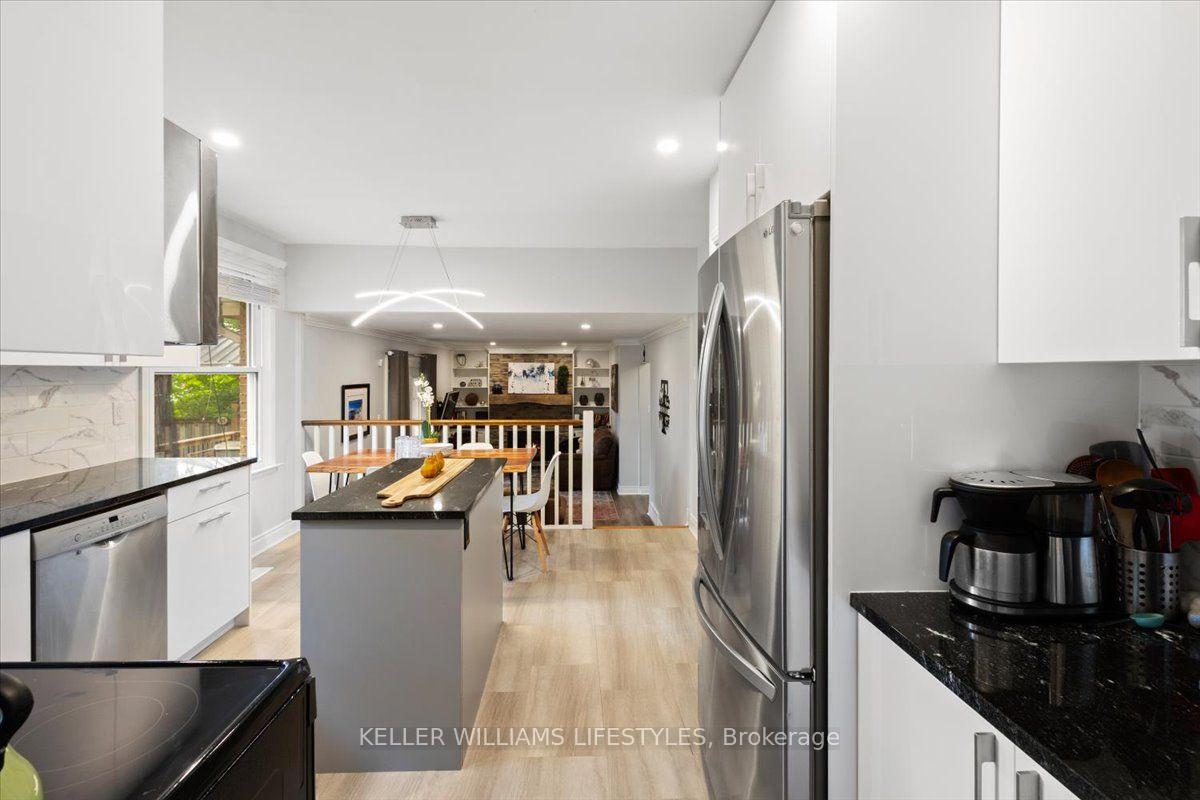 Photo 13 of 525 Forest Edge Road, London, South N — HOMEH