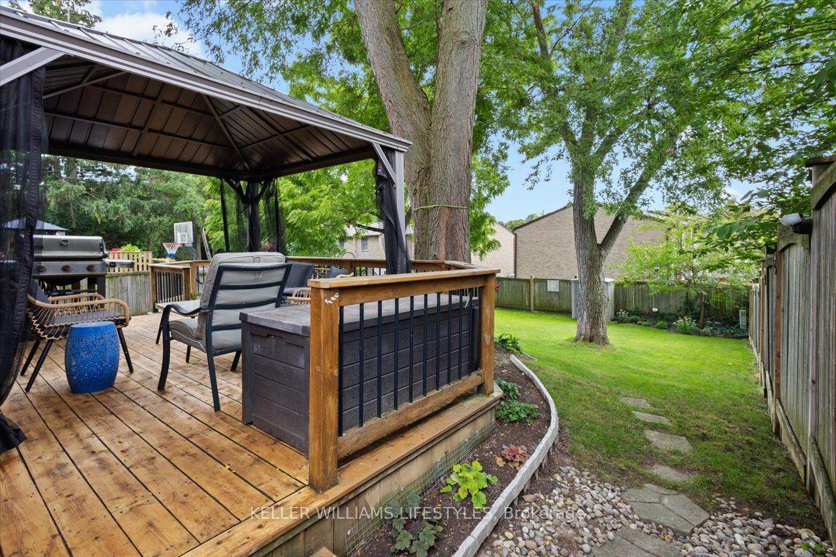 Photo 41 of 525 Forest Edge Road, London, South N — HOMEH
