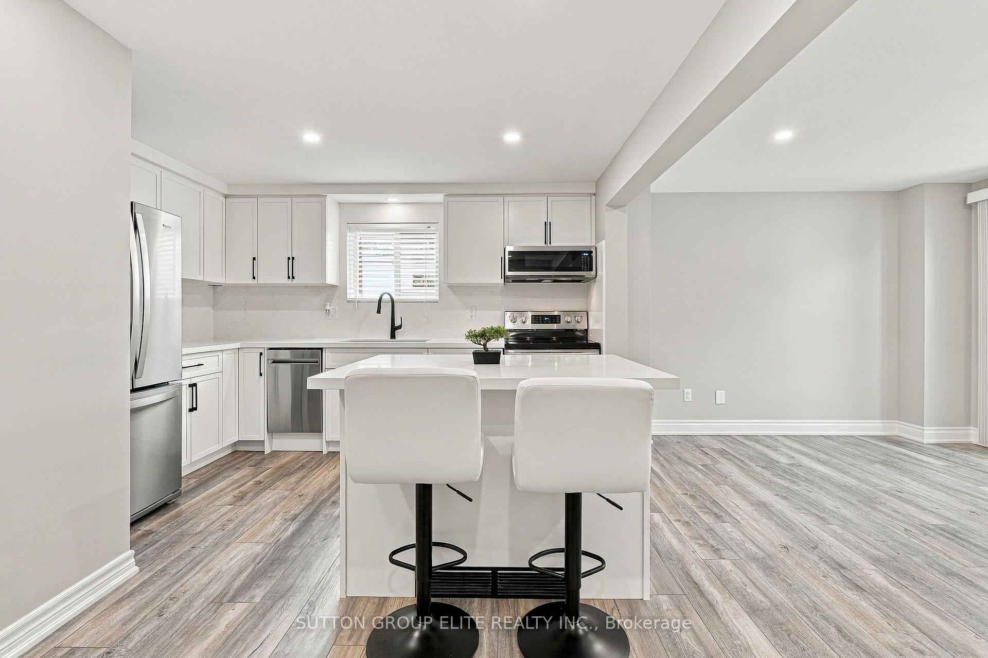 Photo 8 of 446 Misty Crescent, Kitchener, Grand River North — HOMEH