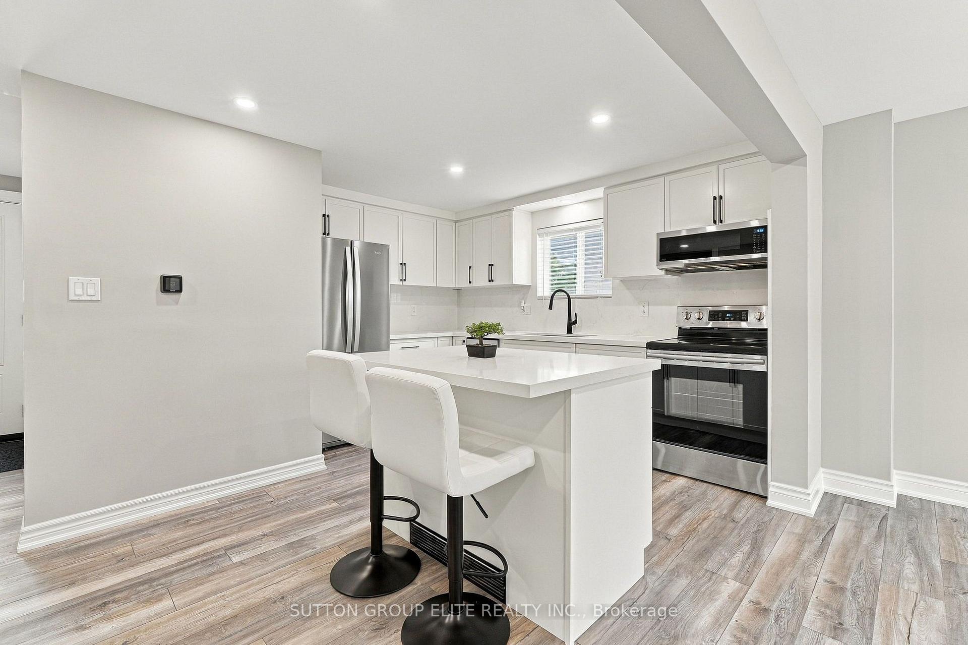 Photo 10 of 446 Misty Crescent, Kitchener, Grand River North — HOMEH