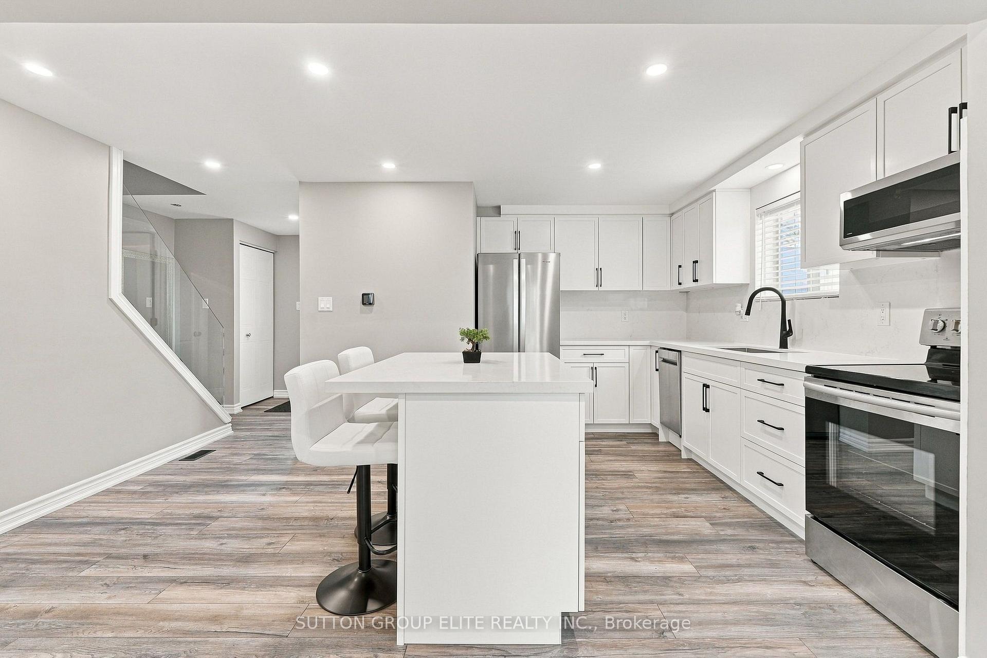 Photo 11 of 446 Misty Crescent, Kitchener, Grand River North — HOMEH