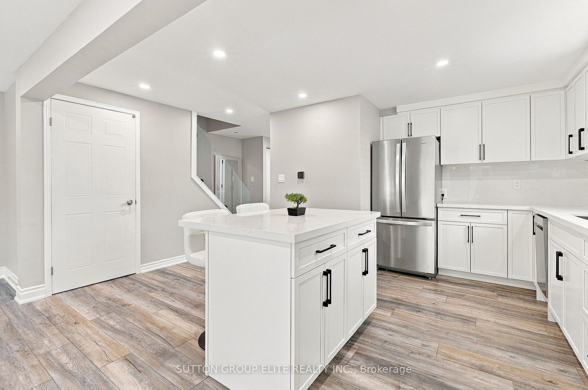 Photo 12 of 446 Misty Crescent, Kitchener, Grand River North — HOMEH