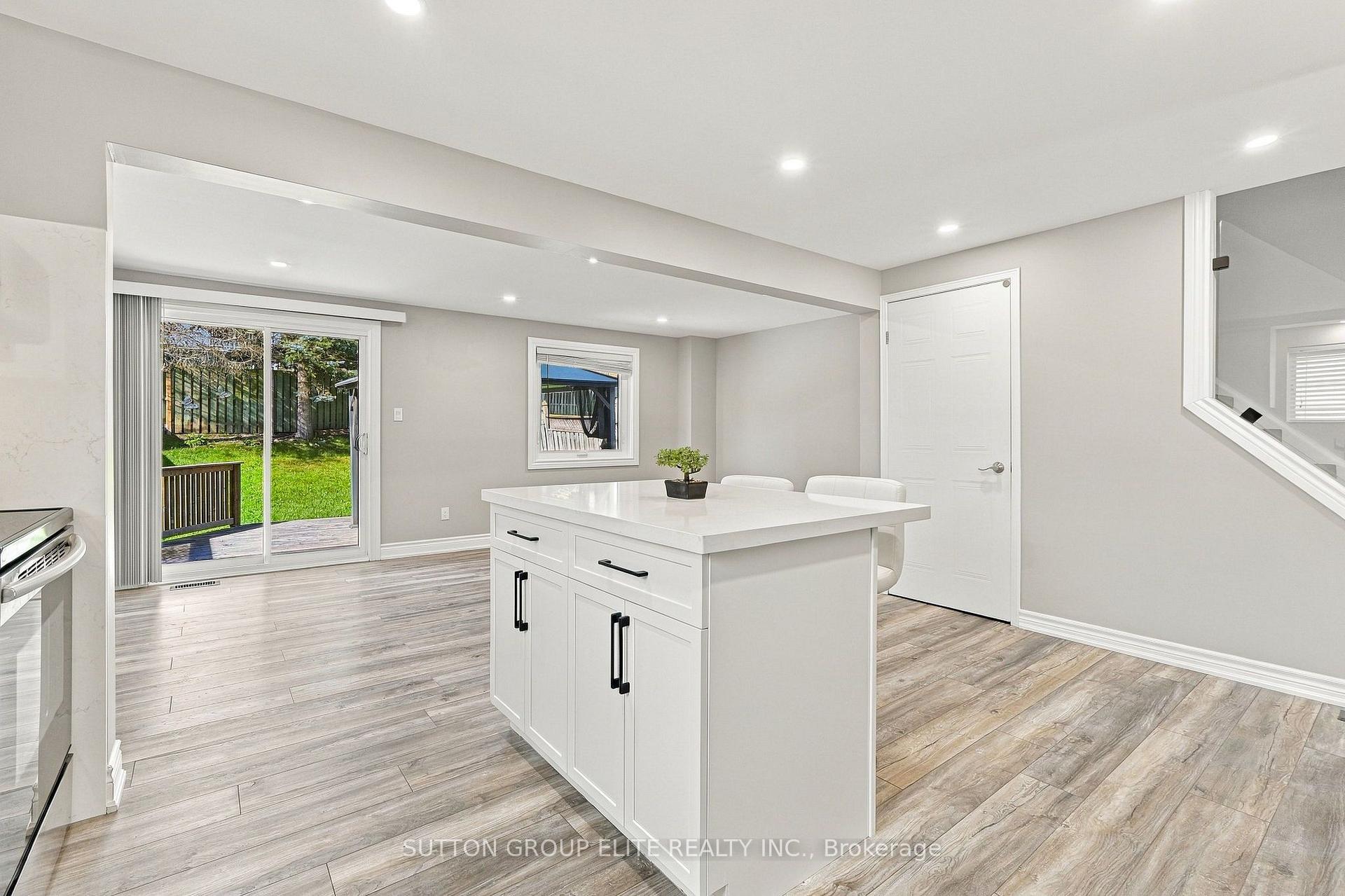 Photo 15 of 446 Misty Crescent, Kitchener, Grand River North — HOMEH