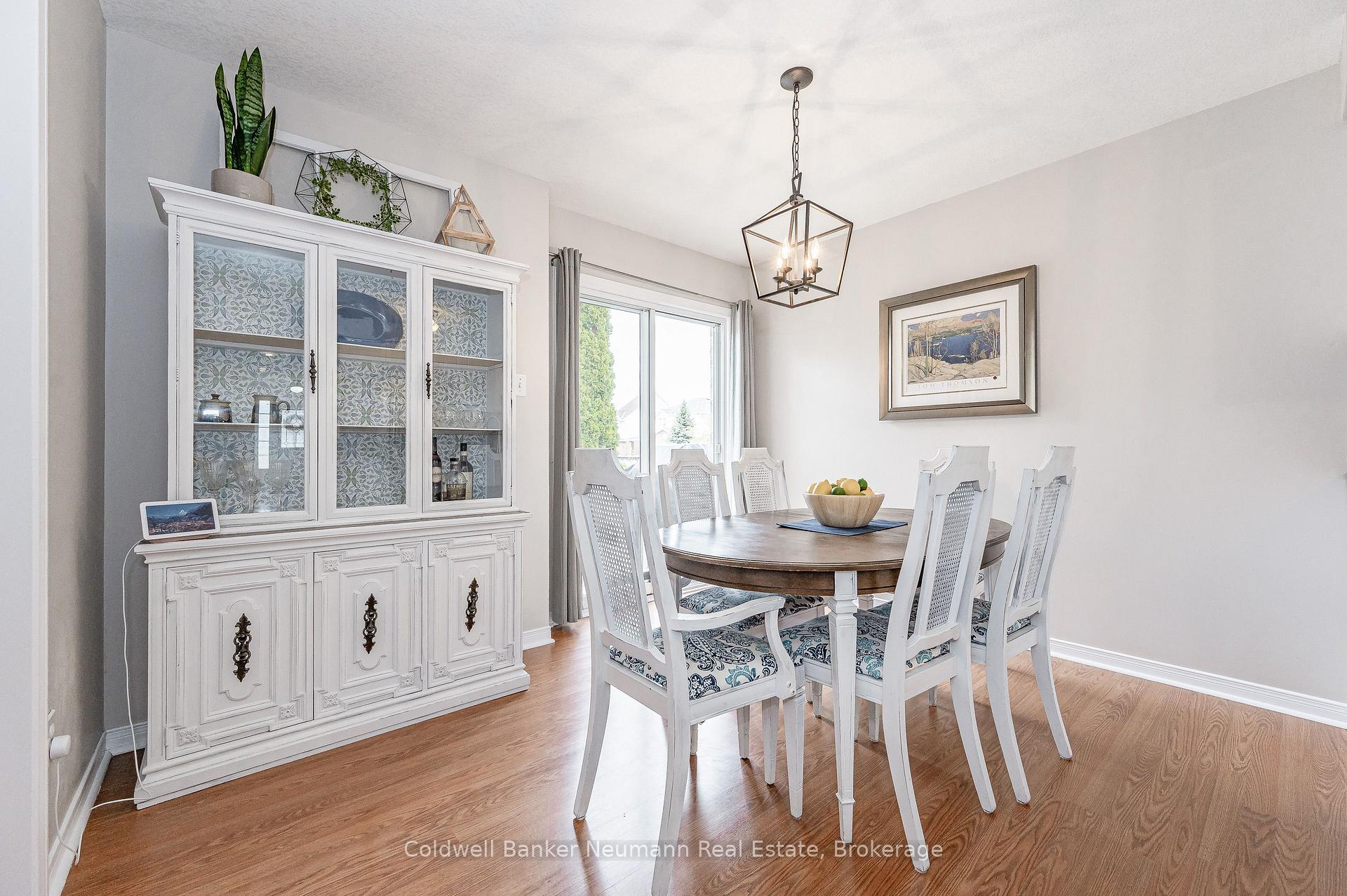 Photo 11 of 116 Doyle Drive, Guelph, Clairfields/Hanlon Business Park — HOMEH
