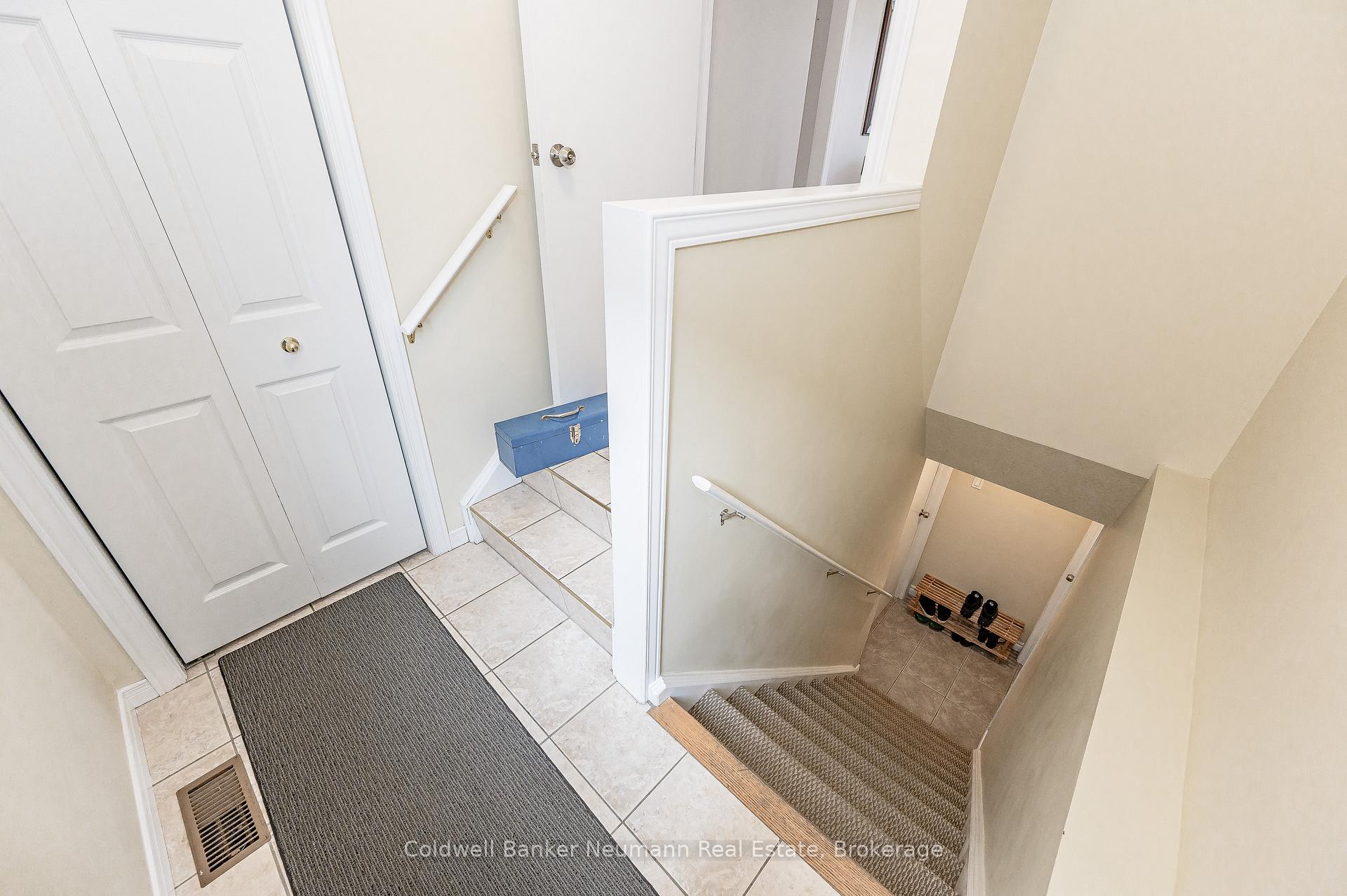 Photo 16 of 116 Doyle Drive, Guelph, Clairfields/Hanlon Business Park — HOMEH