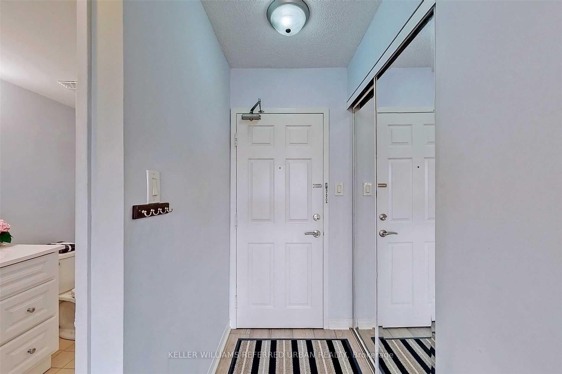 Photo 3 of Unit 420, 309 Major Mackenzie Drive E, Richmond Hill, Harding — HOMEH