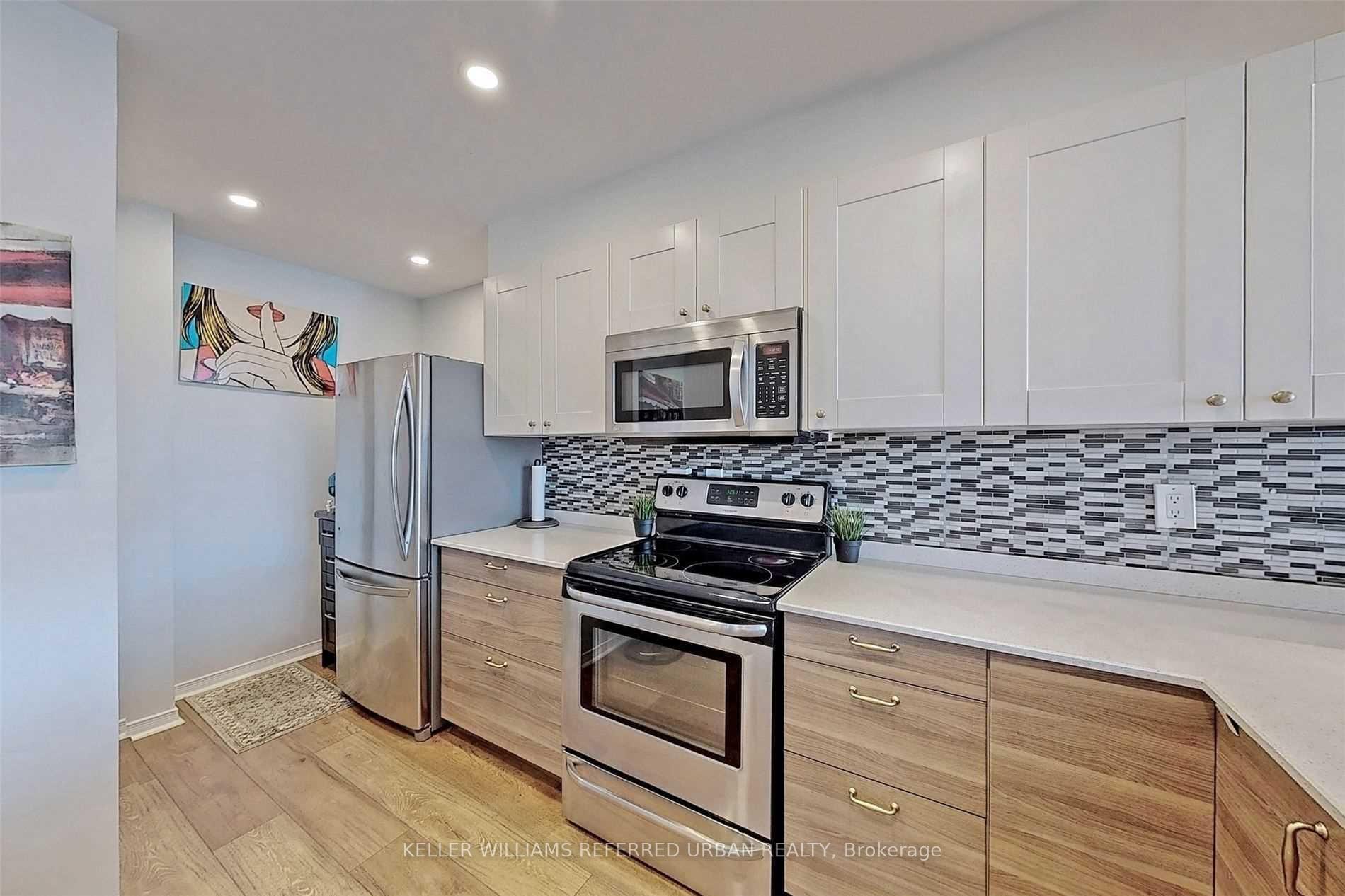 Photo 5 of Unit 420, 309 Major Mackenzie Drive E, Richmond Hill, Harding — HOMEH