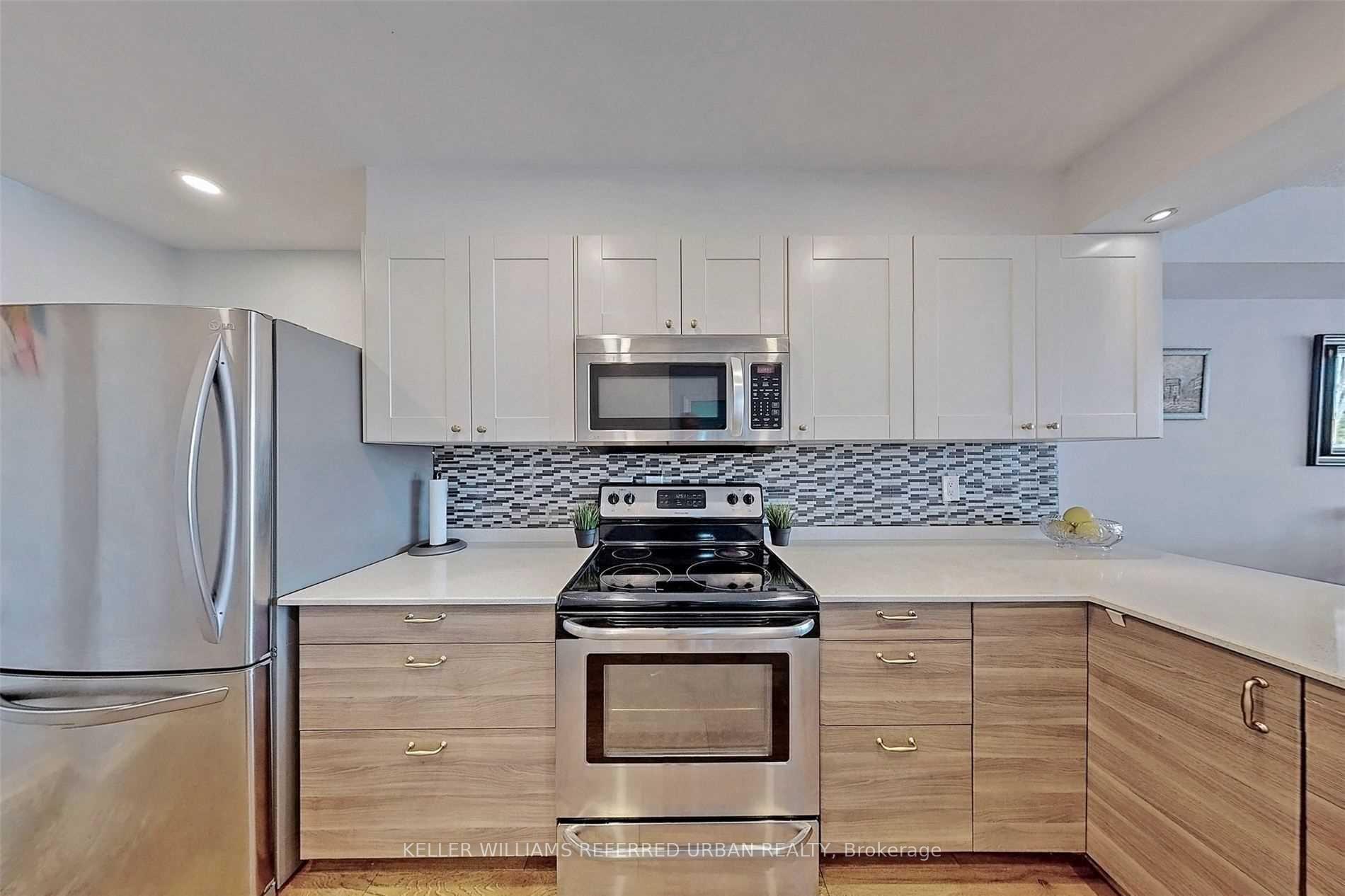 Photo 6 of Unit 420, 309 Major Mackenzie Drive E, Richmond Hill, Harding — HOMEH